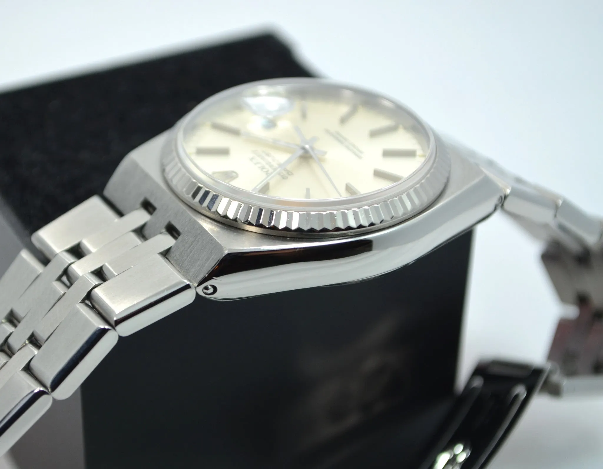 Oysterquartz 17014 Datejust Steel 18K Wristwatch 1985 Box Papers