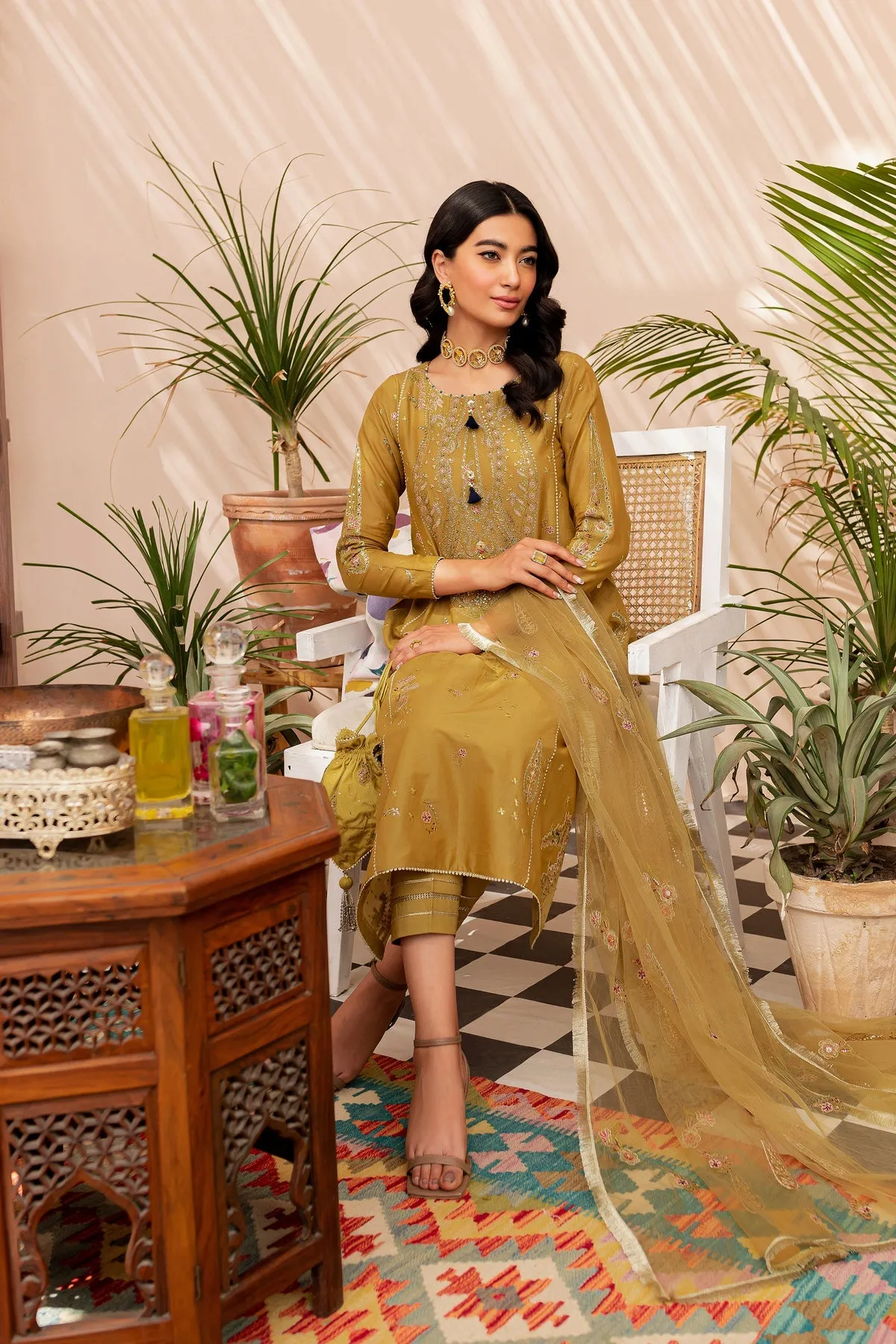 Pakistani Eid Dress in Premium Kameez Trouser Style