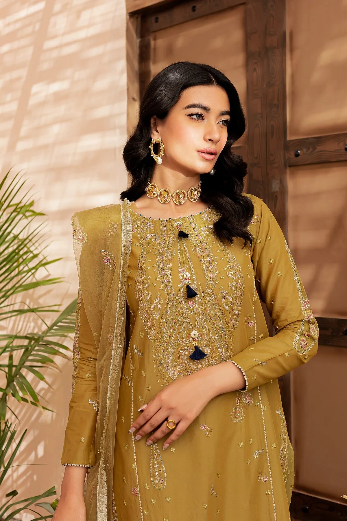 Pakistani Eid Dress in Premium Kameez Trouser Style