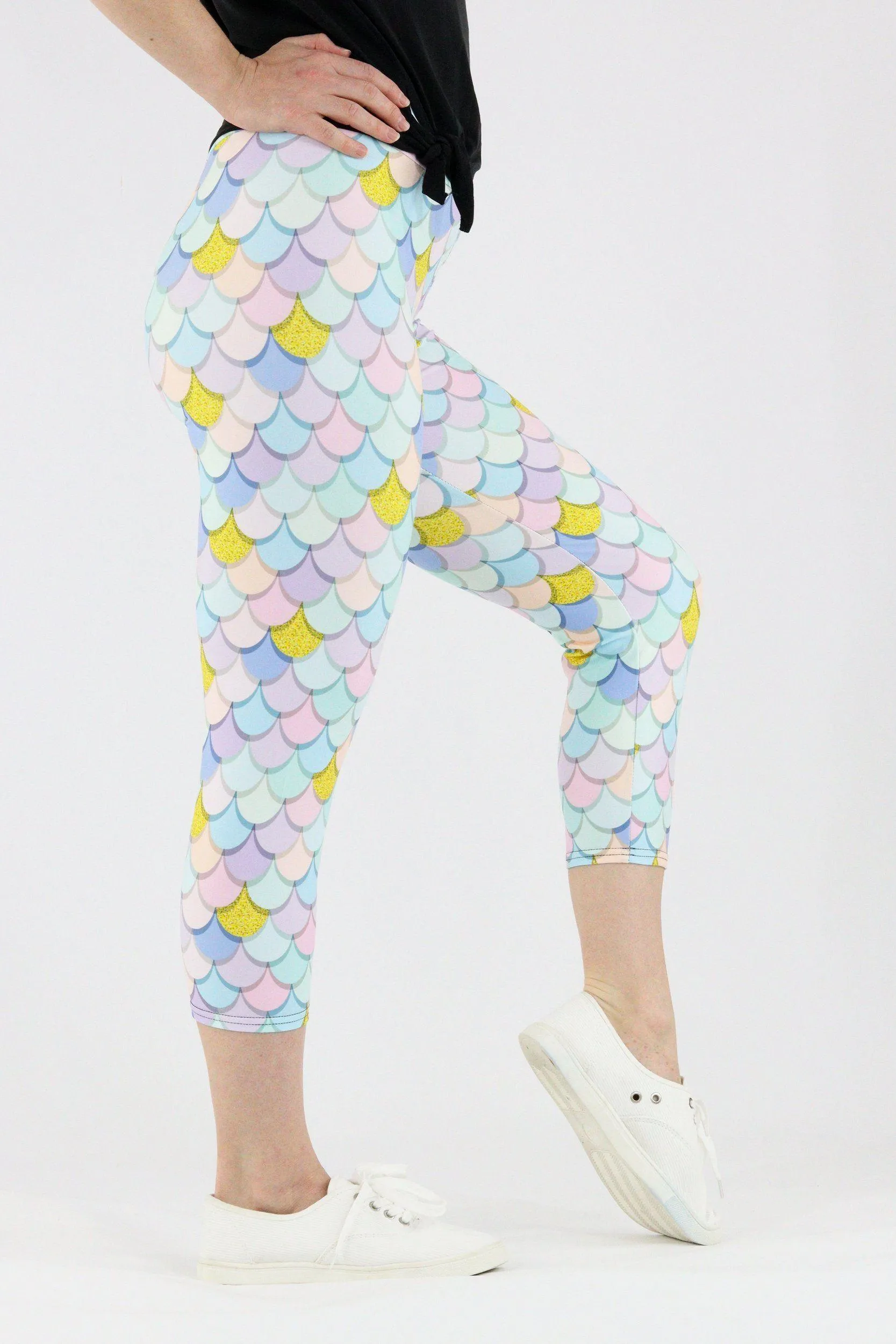 Pastel Mermaid - Casual Capri Leggings