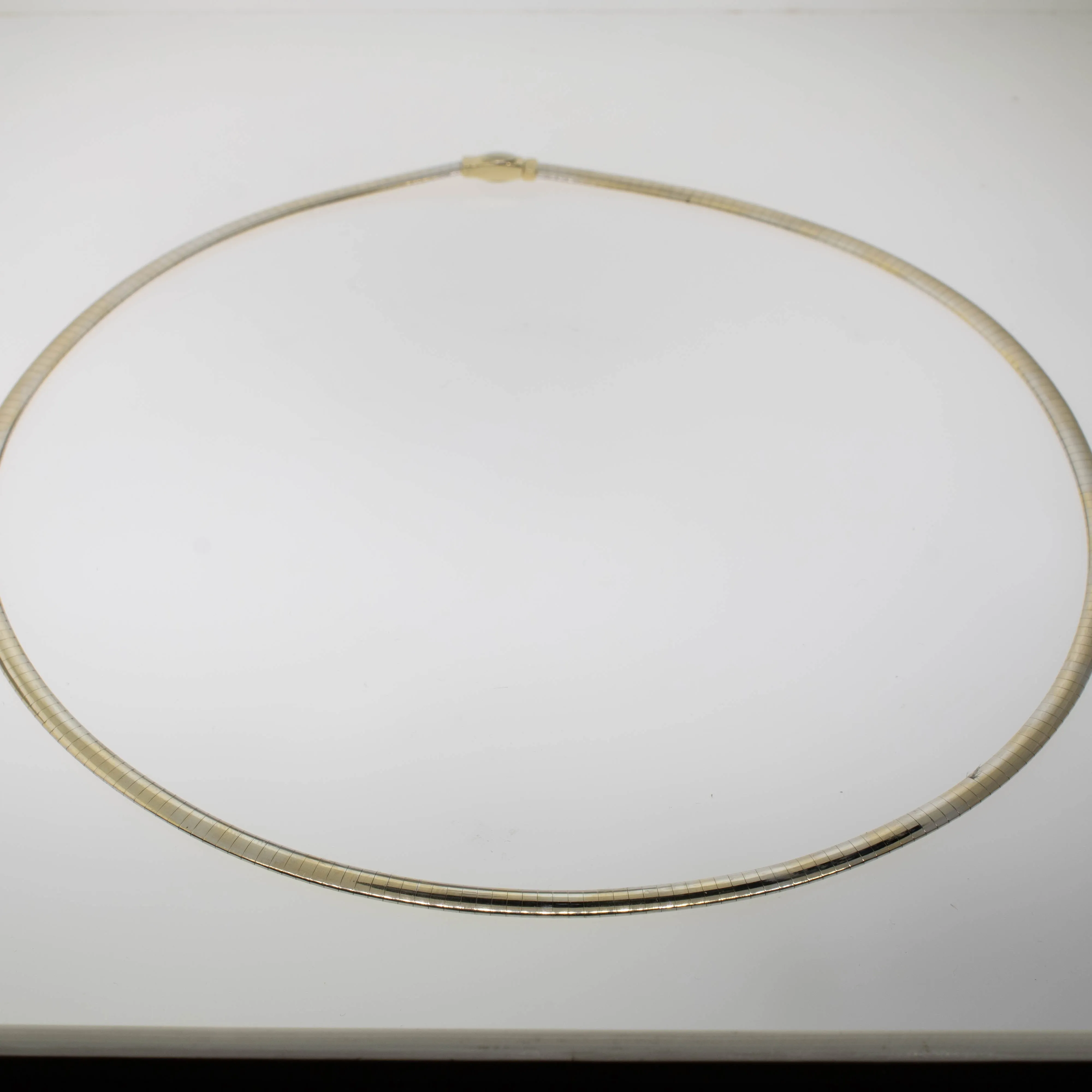 Pre-Owned 14K Yellow & White Gold Reversible Omega Necklace 20" 4mm 16.7 DWT