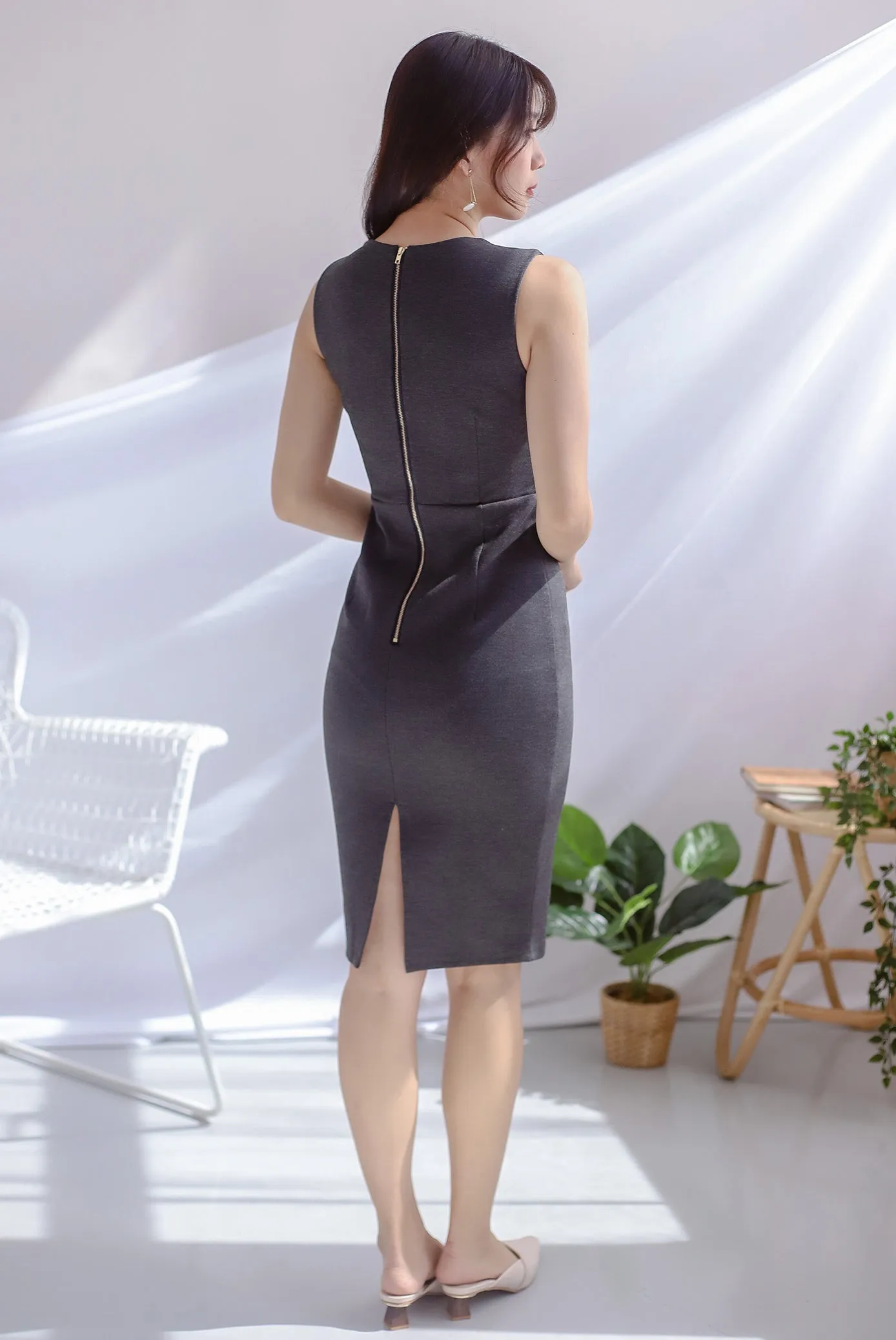 *Premium* TDC Amber Sweetheart Pencil Dress In Dark Grey