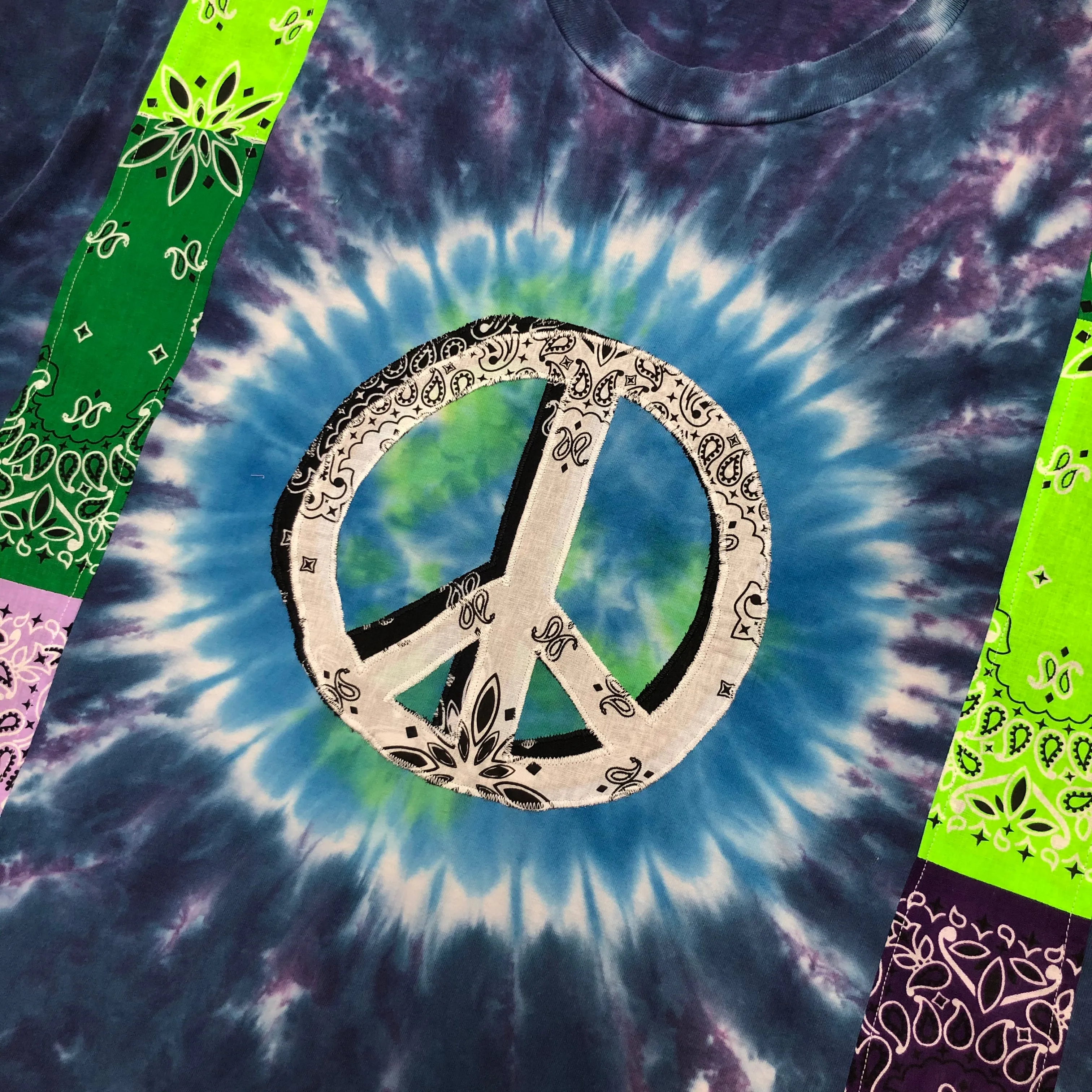 "1 of 1" World Peace Bandana Tee (XXL)