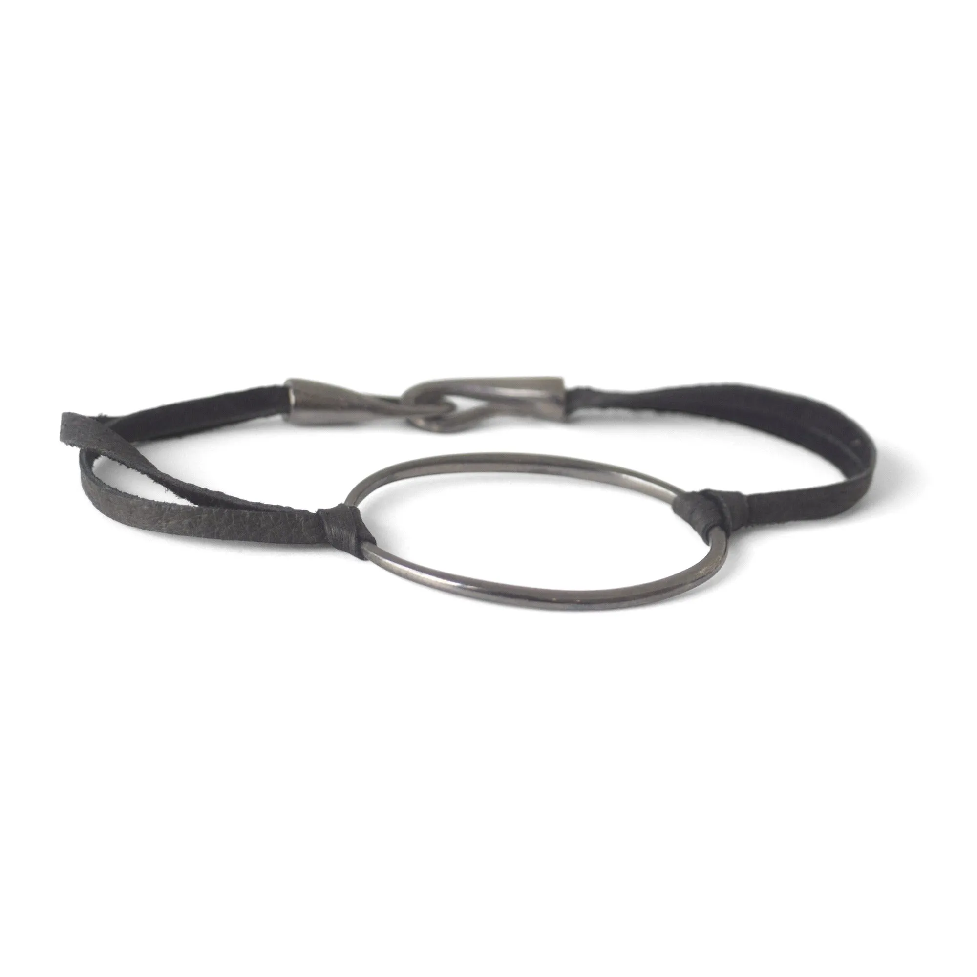 "o" id bracelet