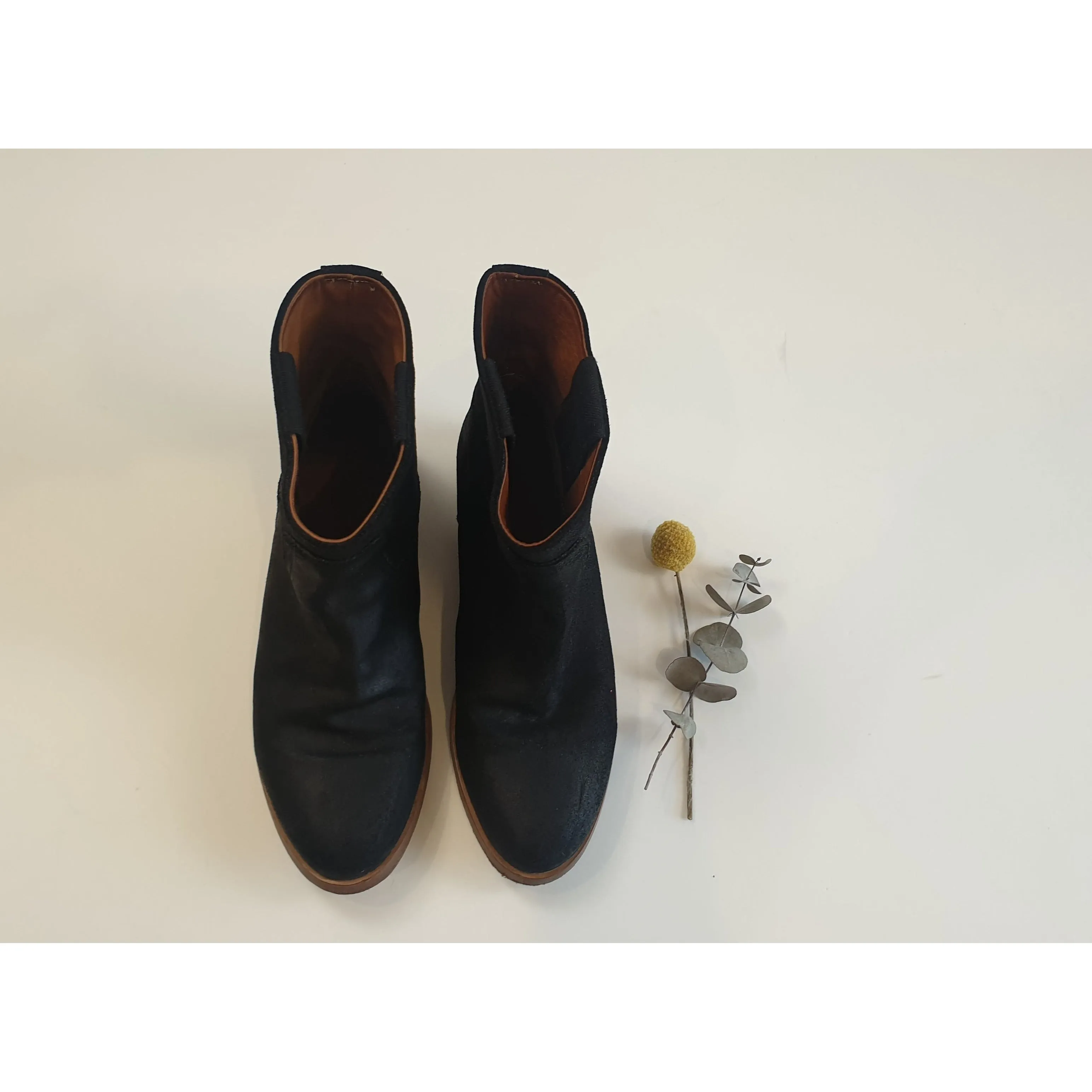 Rag & Bone black brushed leather boots with low wooden heel size 38