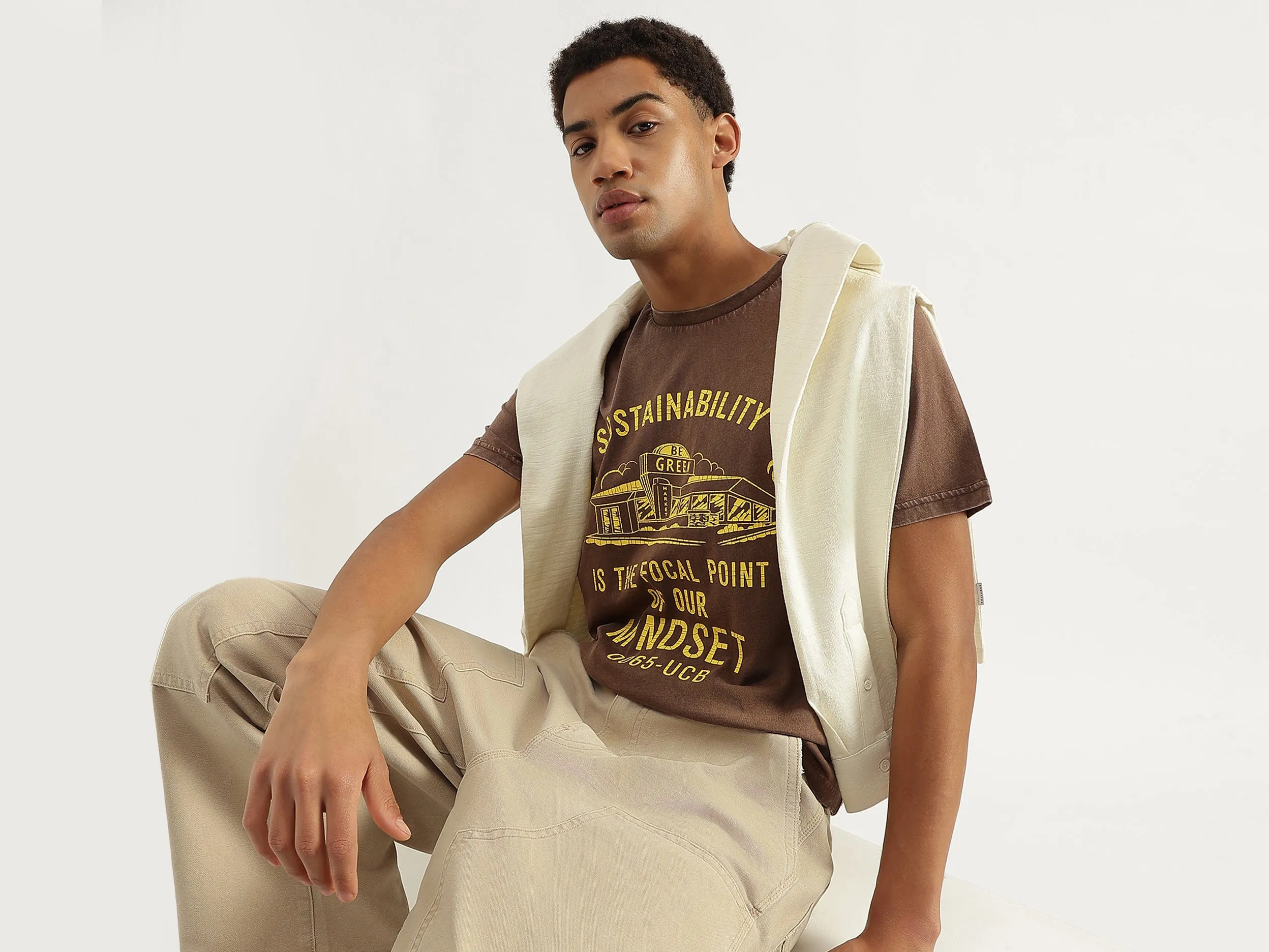Relaxed Fit Round Neck Washed Graphic T-Shirt