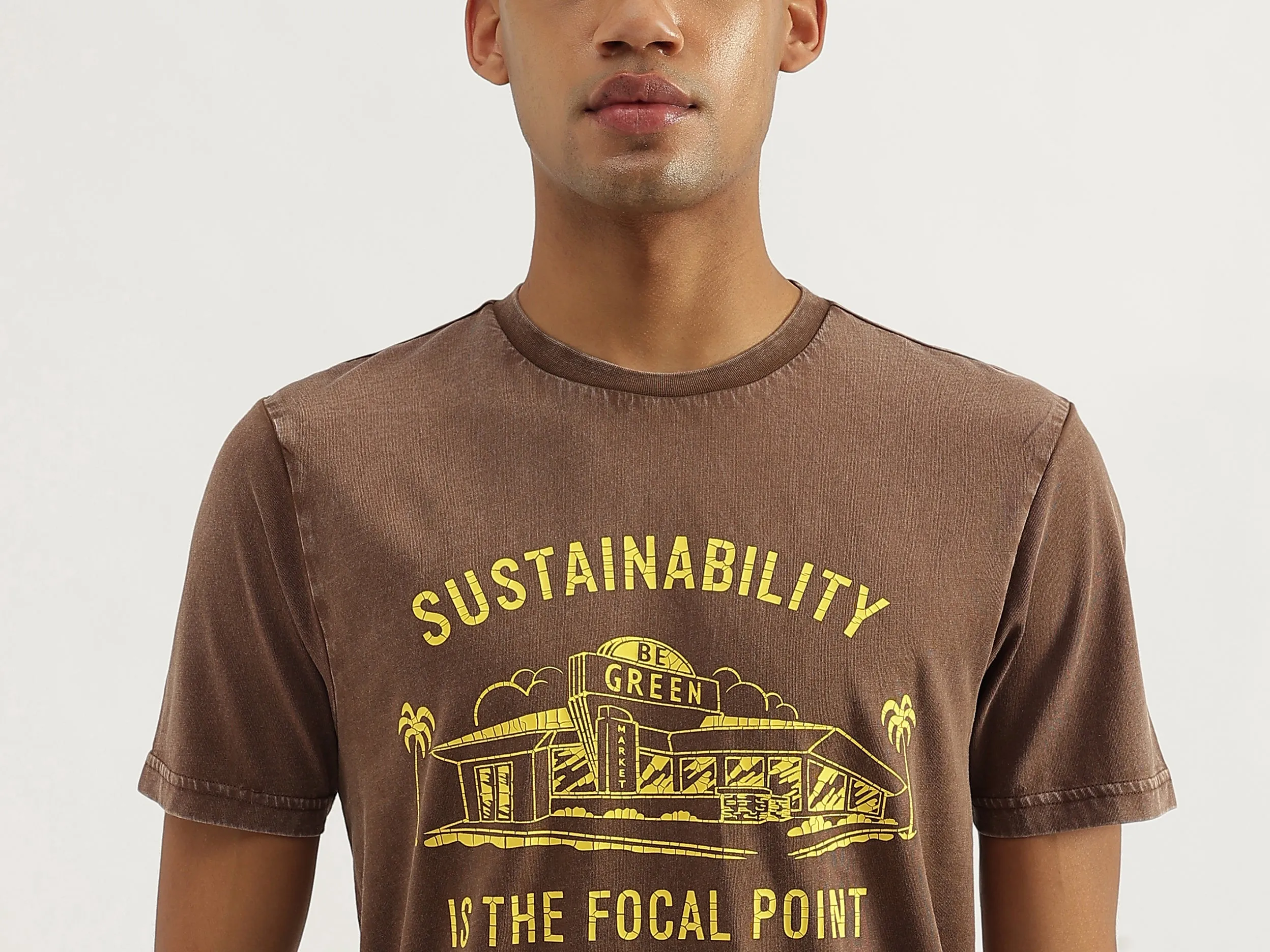 Relaxed Fit Round Neck Washed Graphic T-Shirt