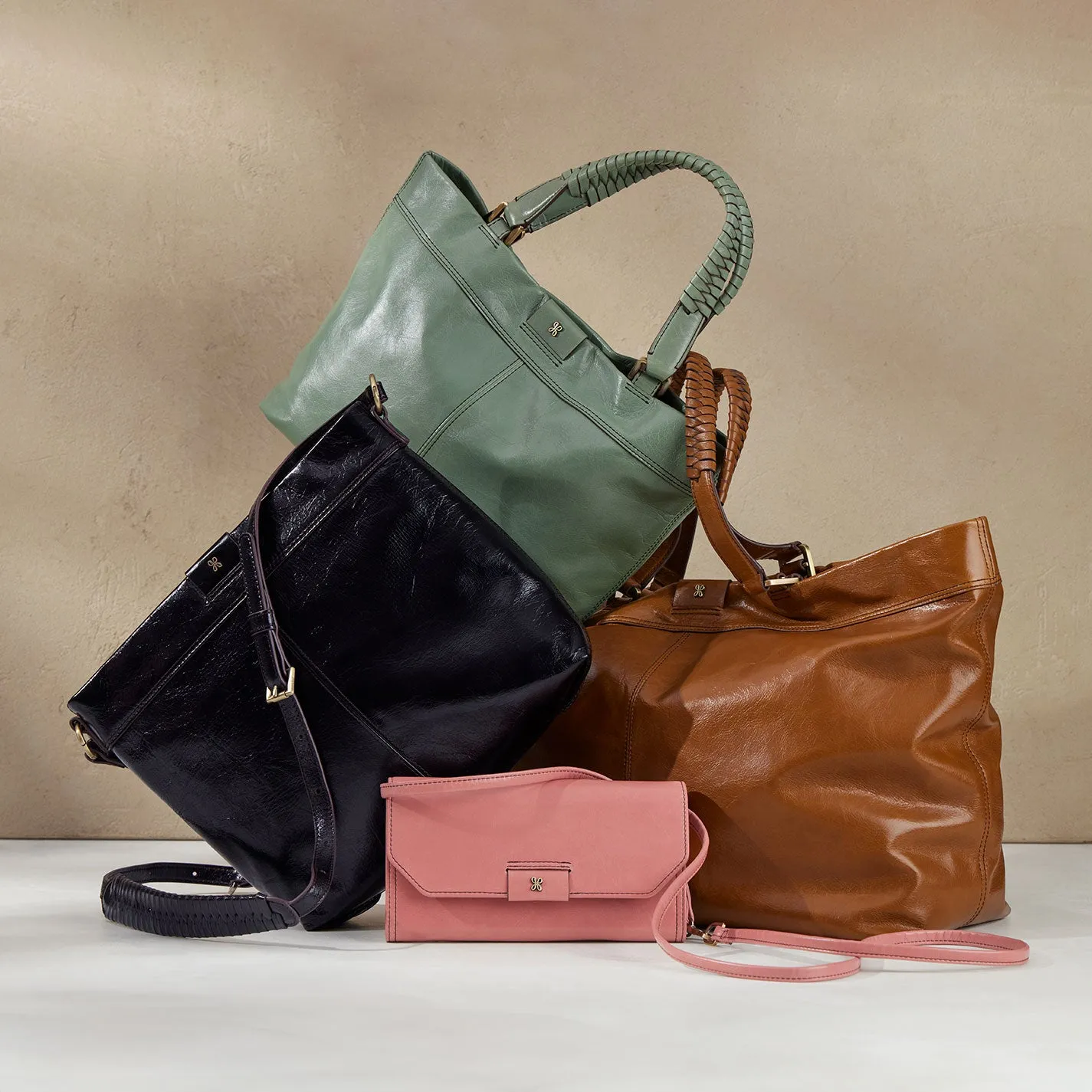 Romy Max Tote In Polished Leather - Truffle