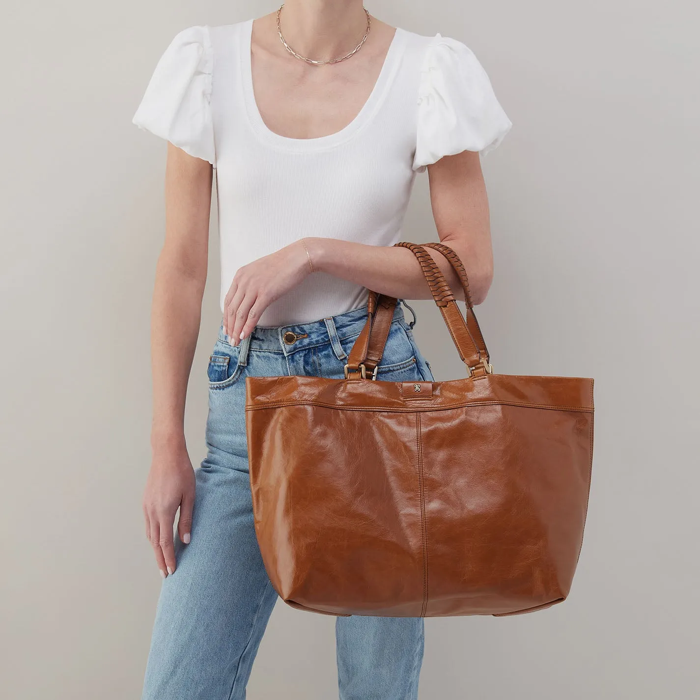 Romy Max Tote In Polished Leather - Truffle