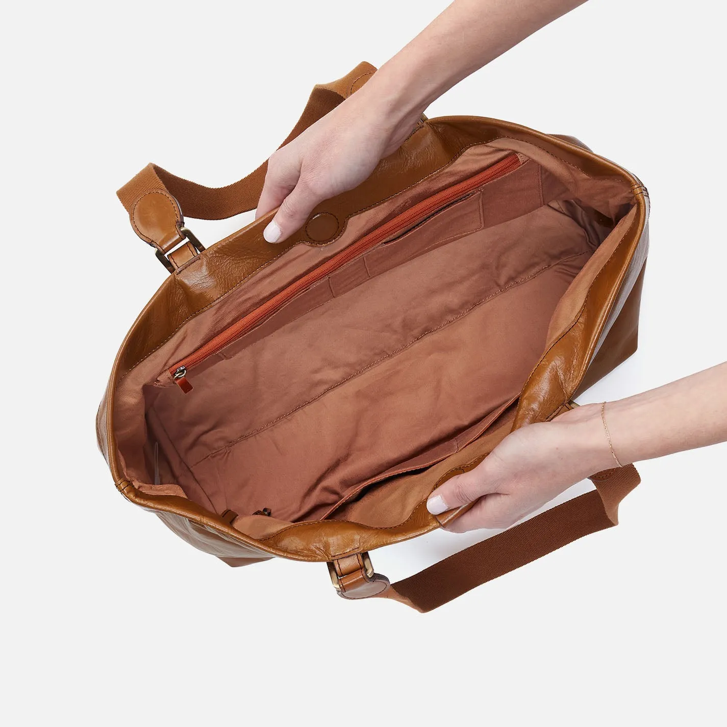 Romy Max Tote In Polished Leather - Truffle