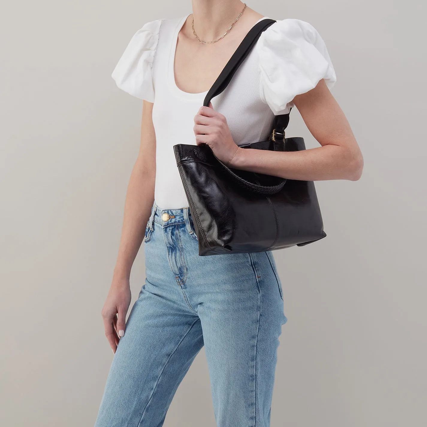 Romy Medium Tote In Polished Leather - Black