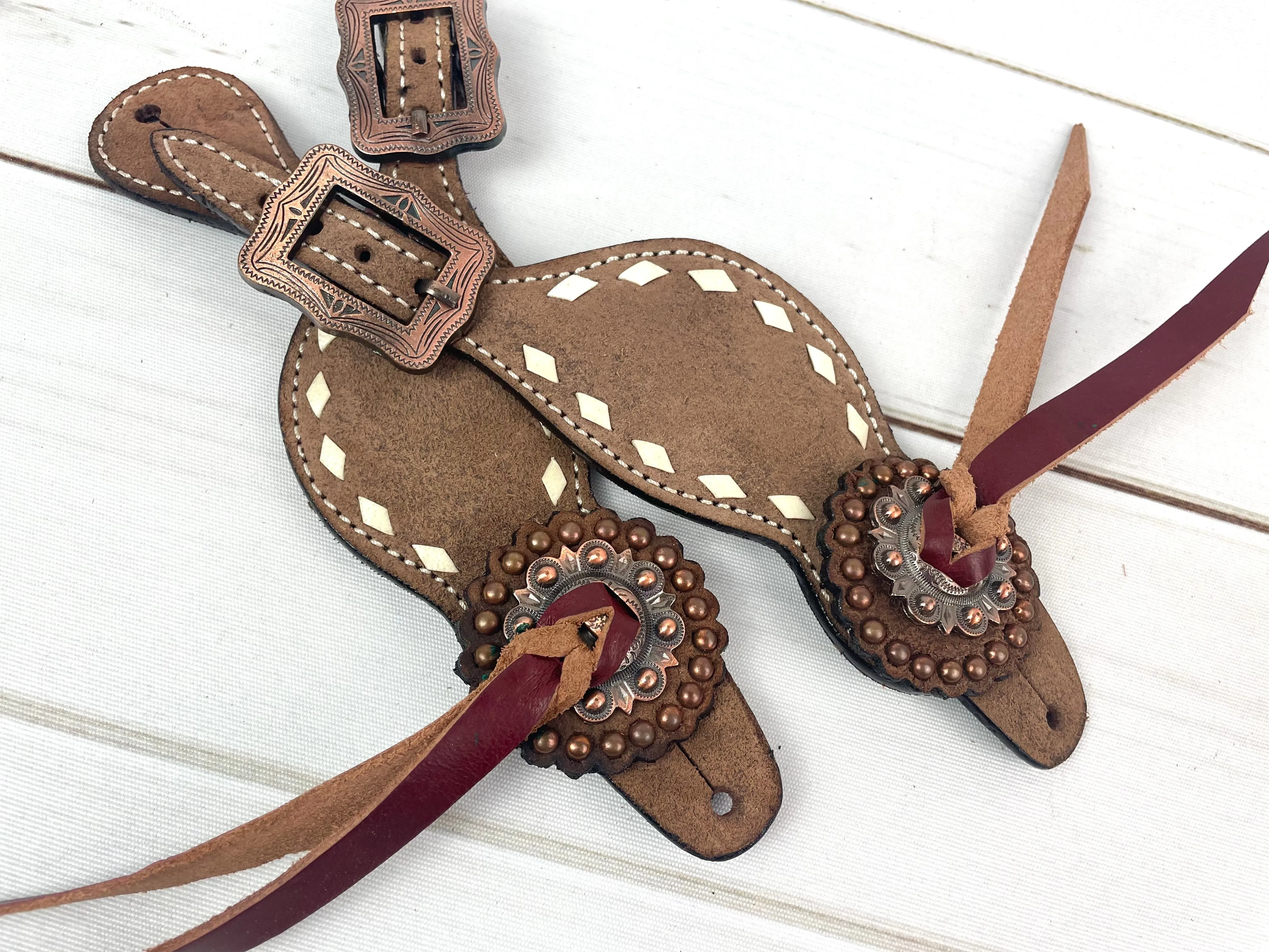 Roughout White Buckstitch Spur Straps