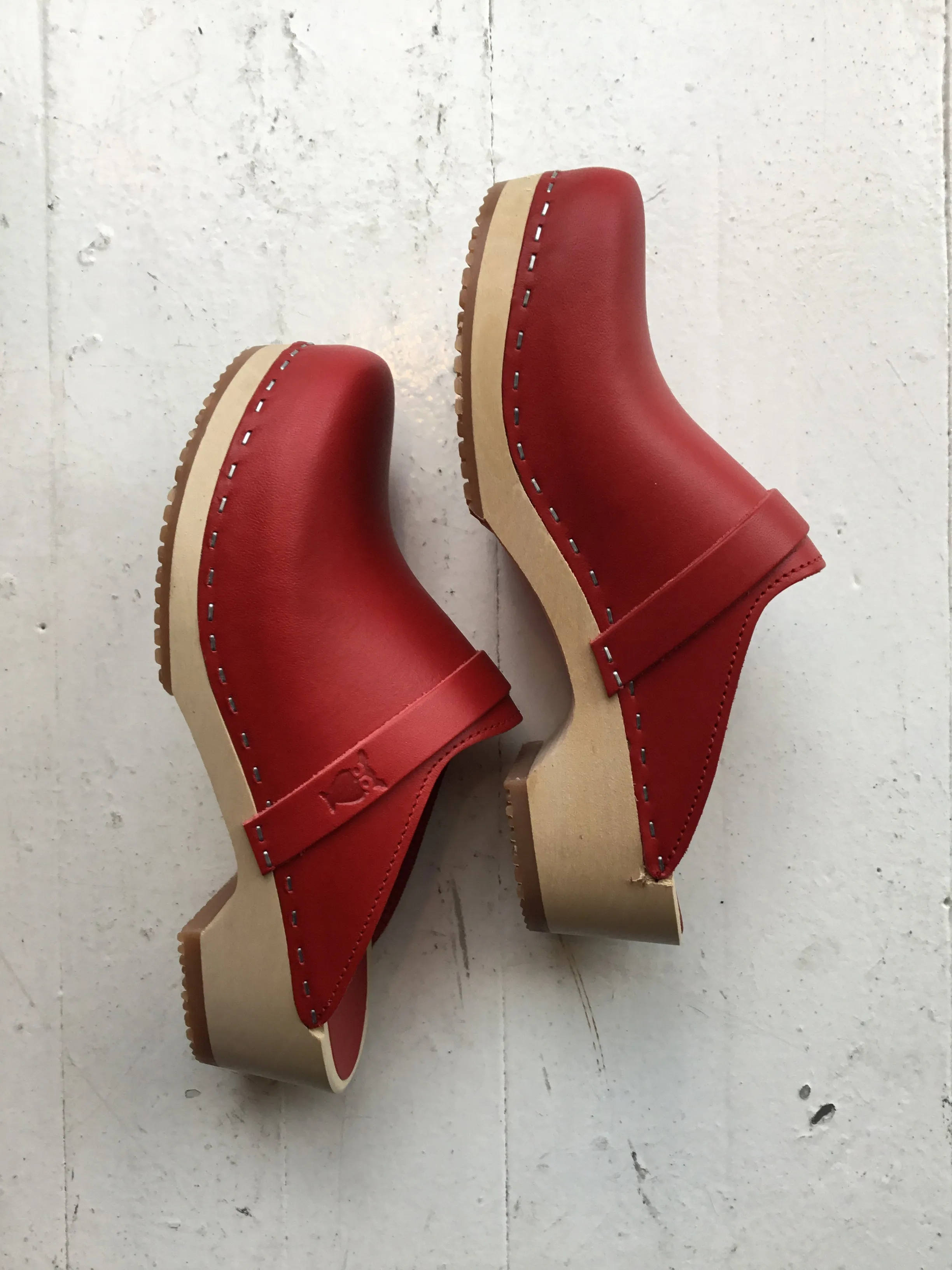 Sandgrens Tokyo Clog in Red Veg