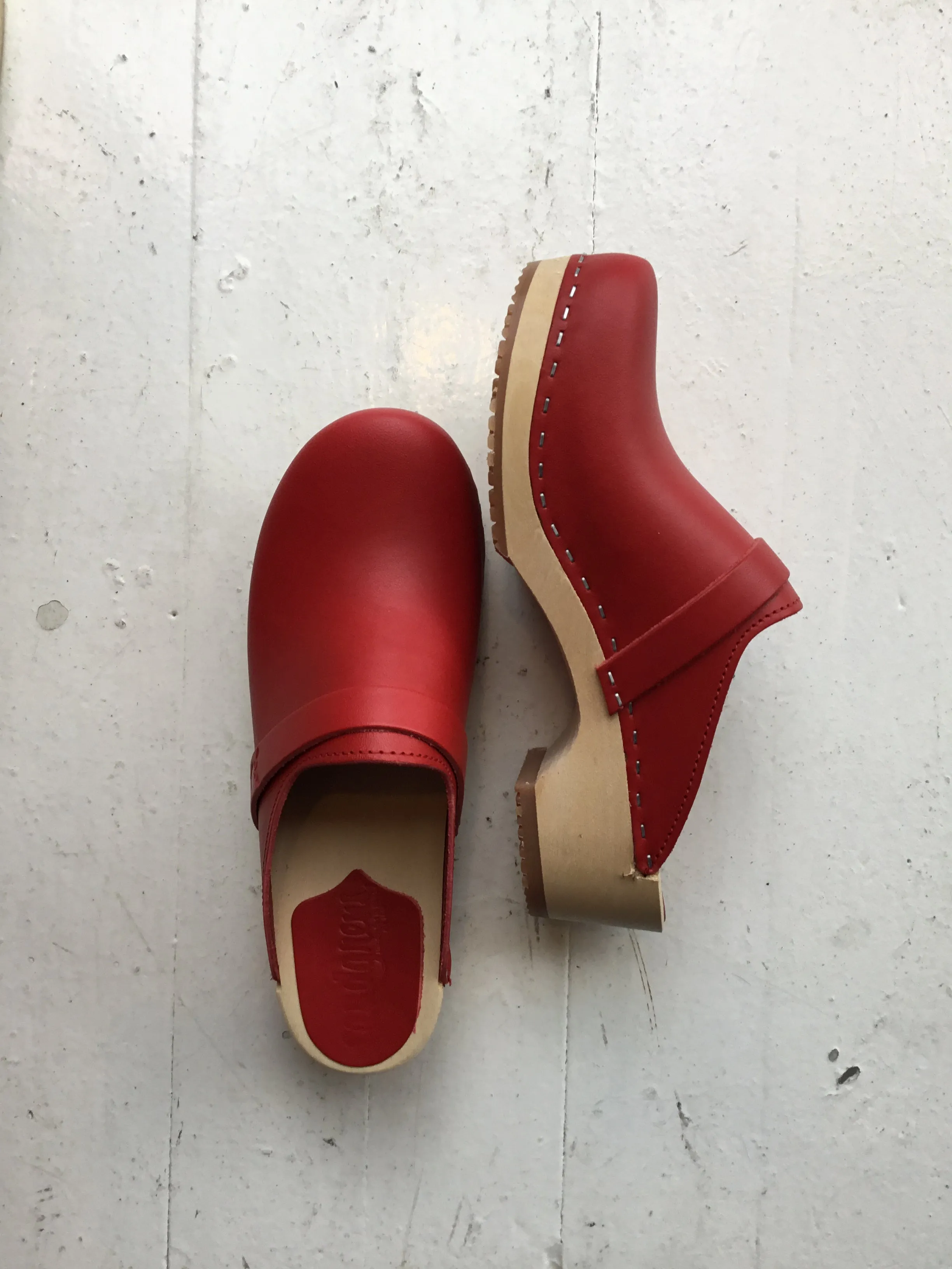Sandgrens Tokyo Clog in Red Veg