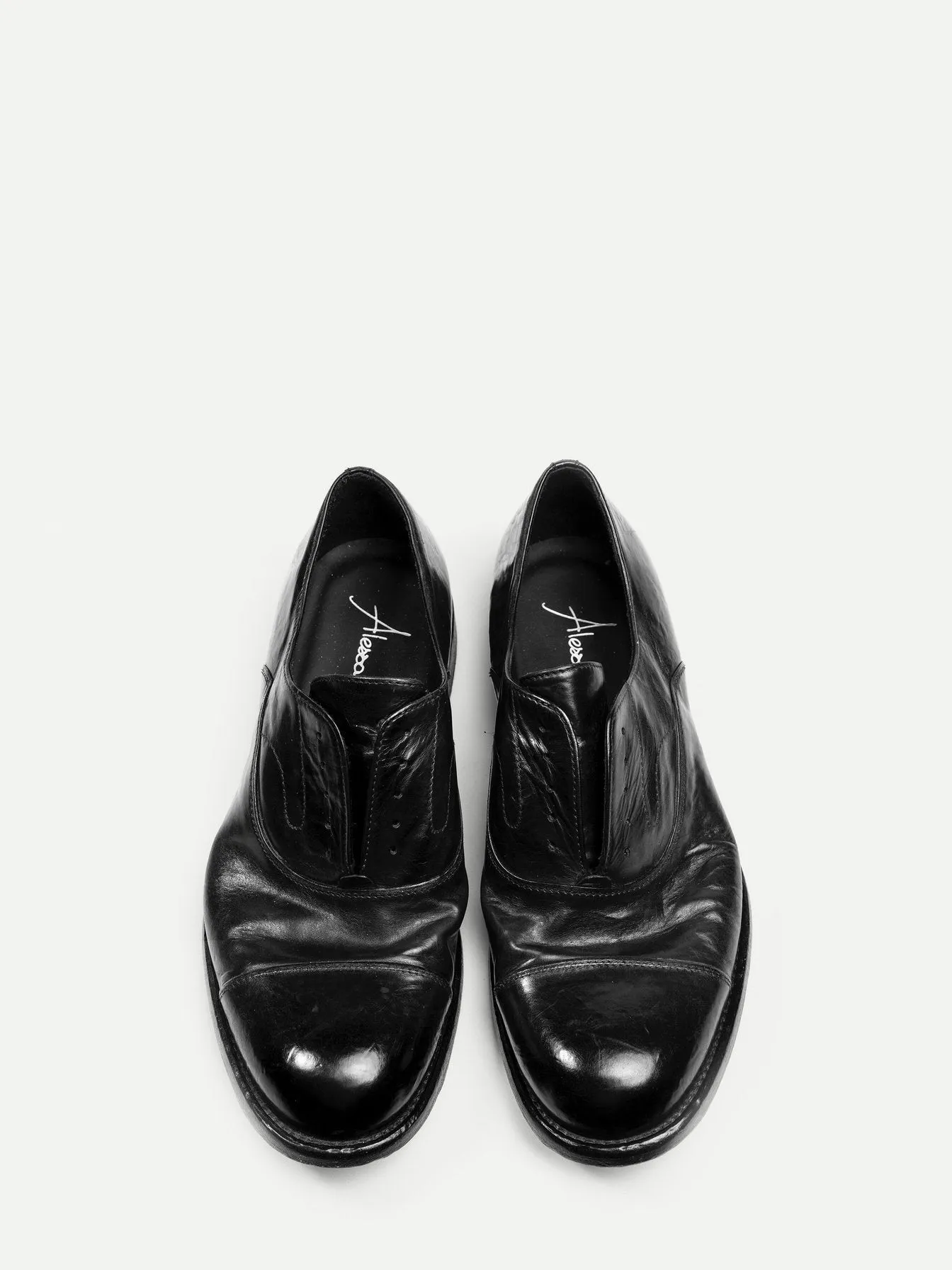 SASSARI IN OXFORD IN DISTRESSED BLACK CALFSKIN