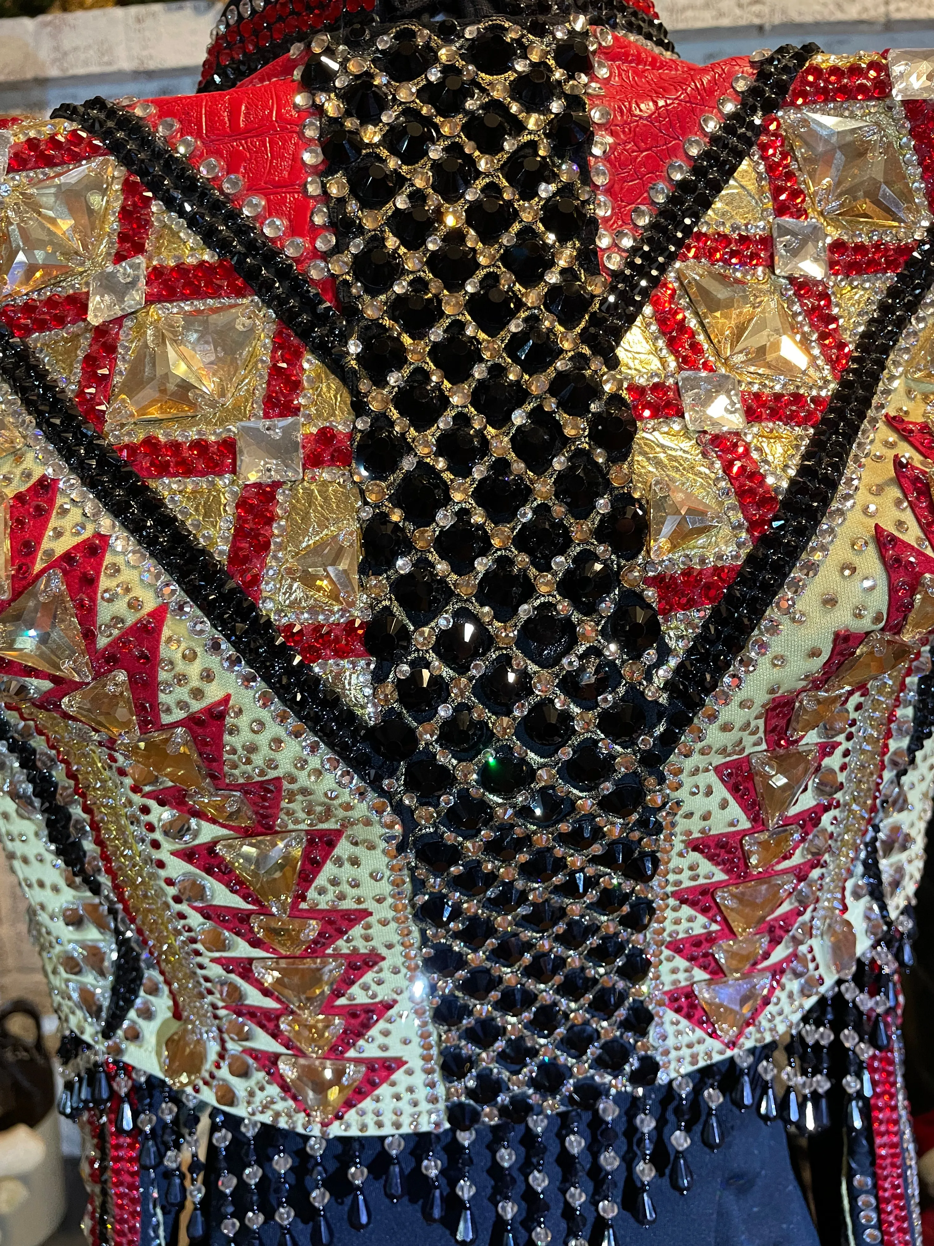 Show-Off Designs on consignment vest set.