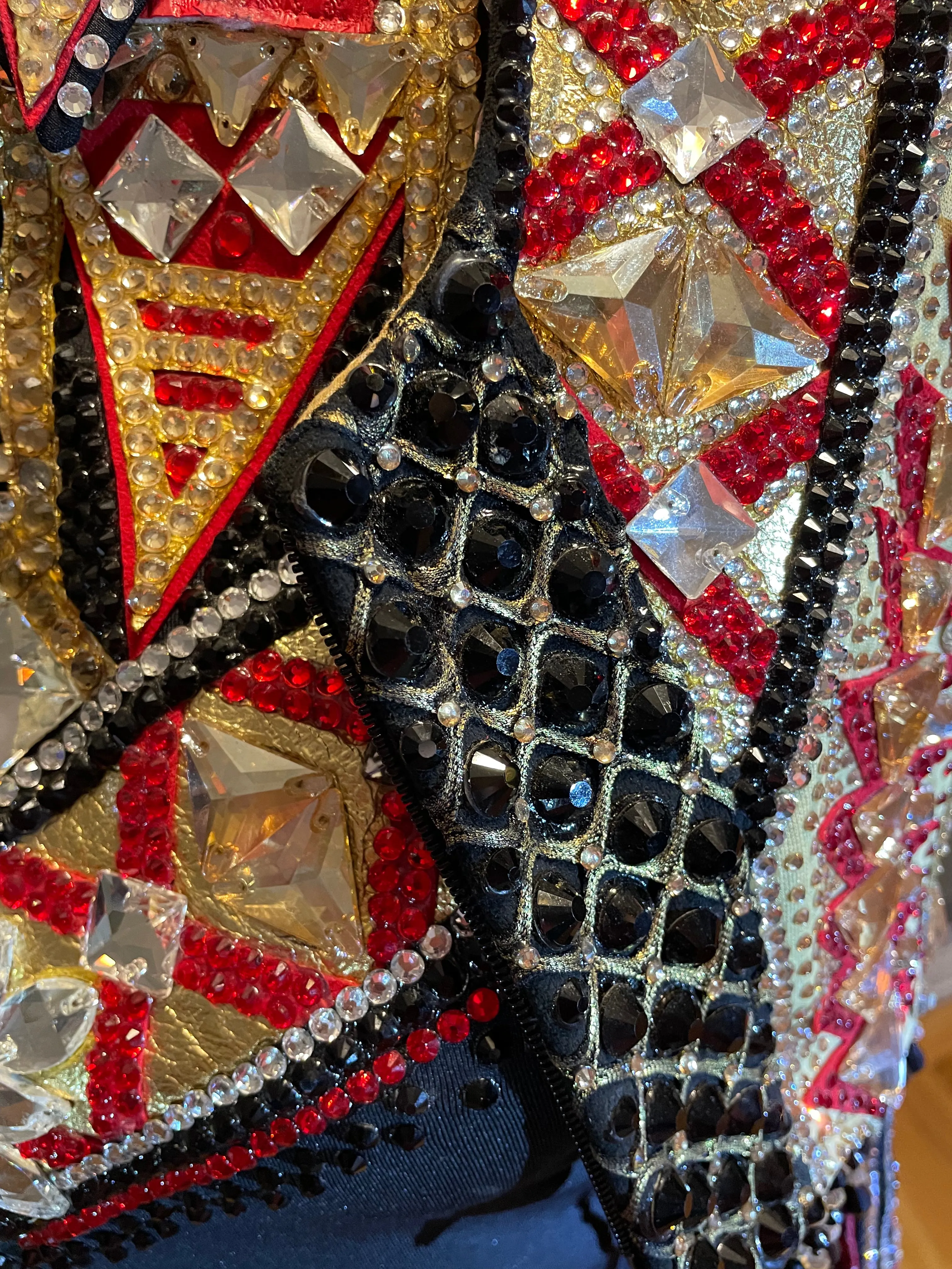 Show-Off Designs on consignment vest set.
