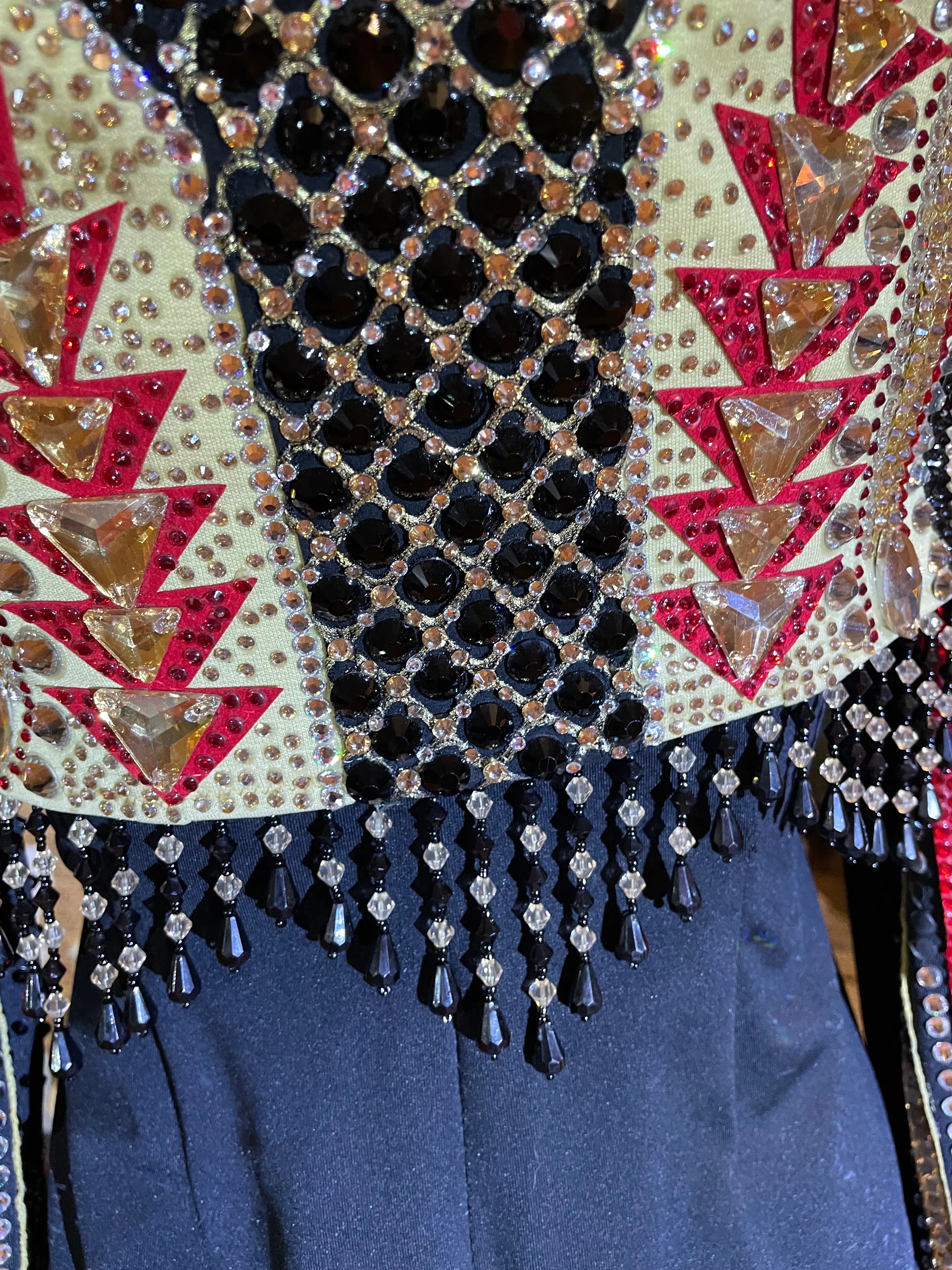 Show-Off Designs on consignment vest set.