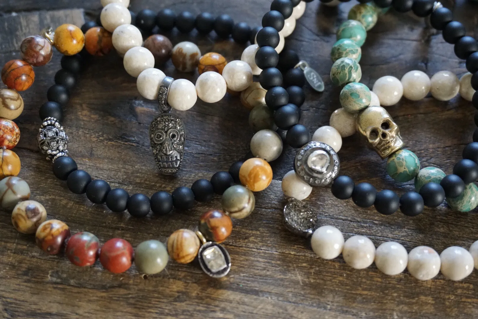 Silver Skull on Jade Bracelet ~ Homme