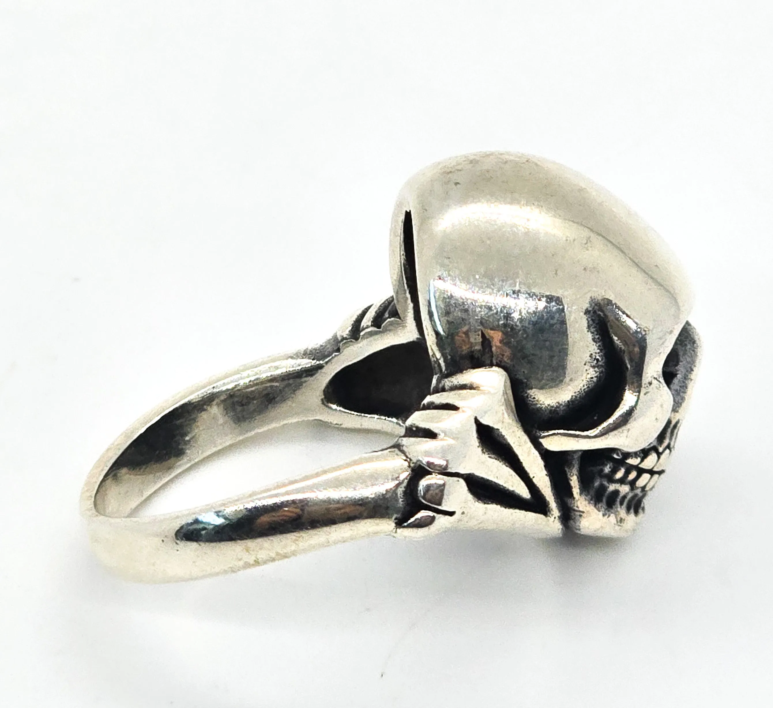 Skull and Bones Men's vintage retro 90's sterling silver ring size 8
