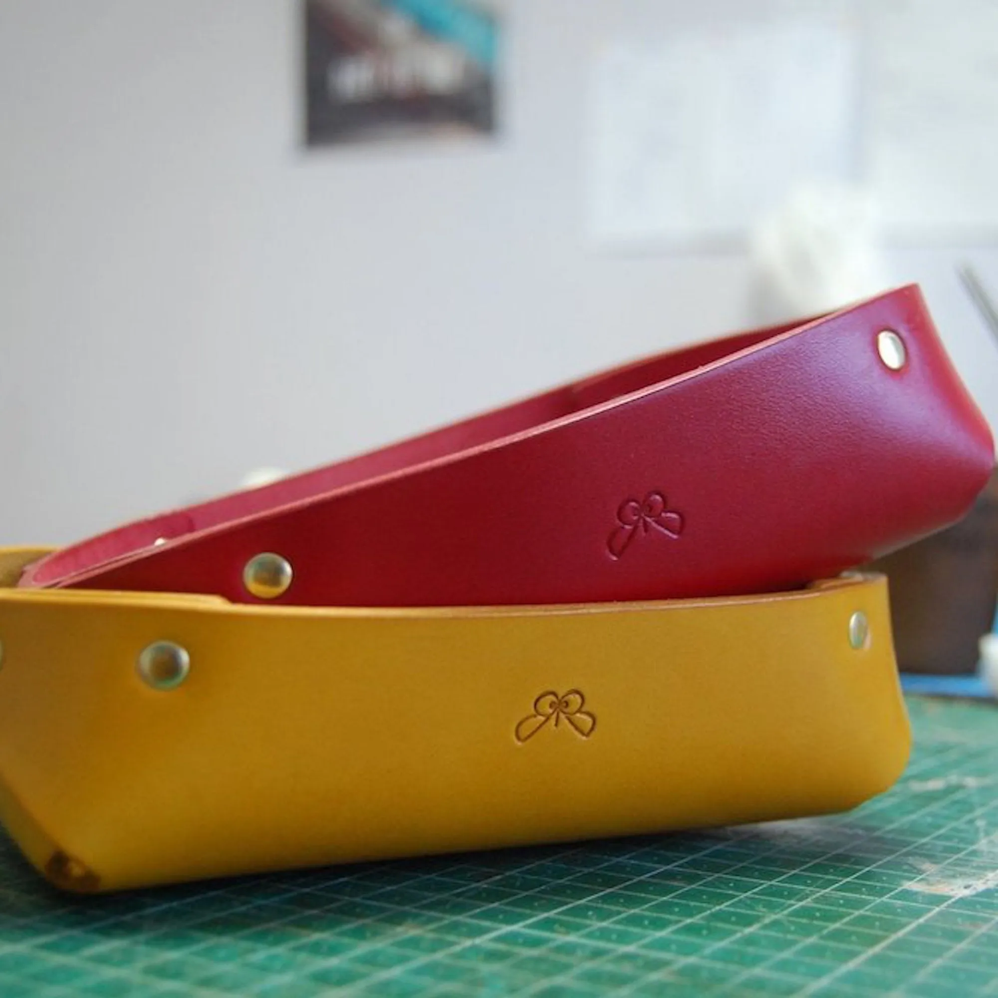 SMALL LEATHER VALET TRAY / BROWN