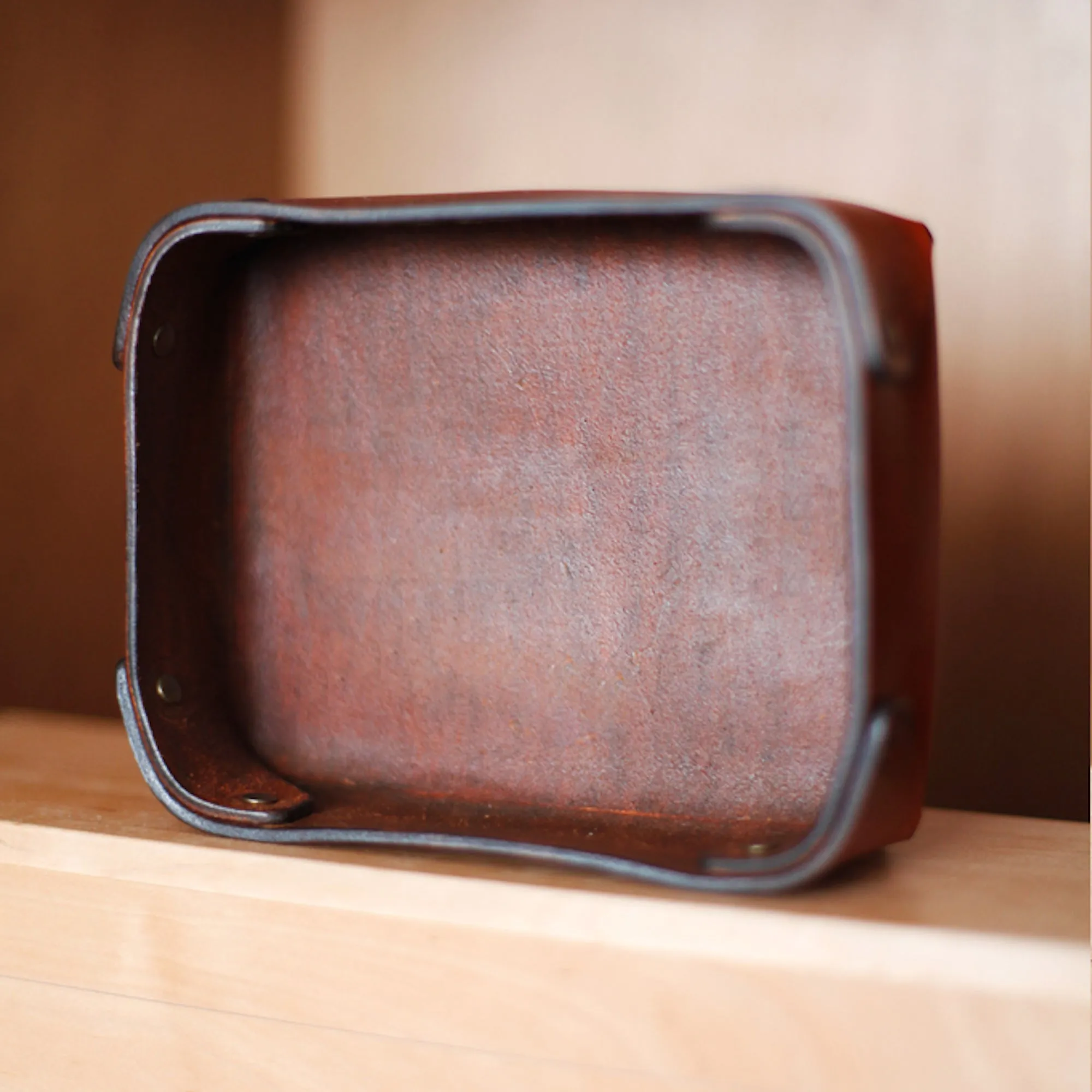 SMALL LEATHER VALET TRAY / BROWN