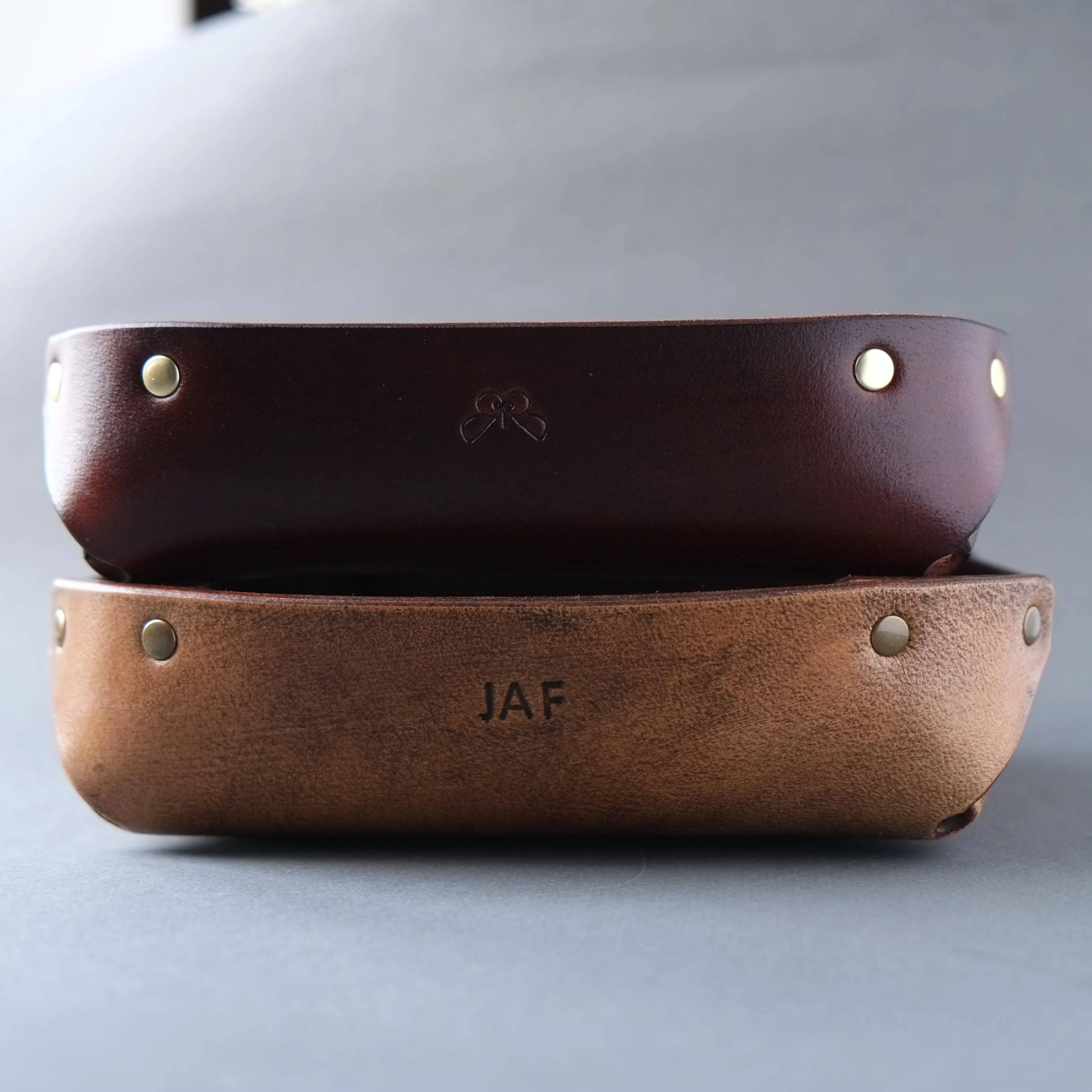 SMALL LEATHER VALET TRAY / BROWN