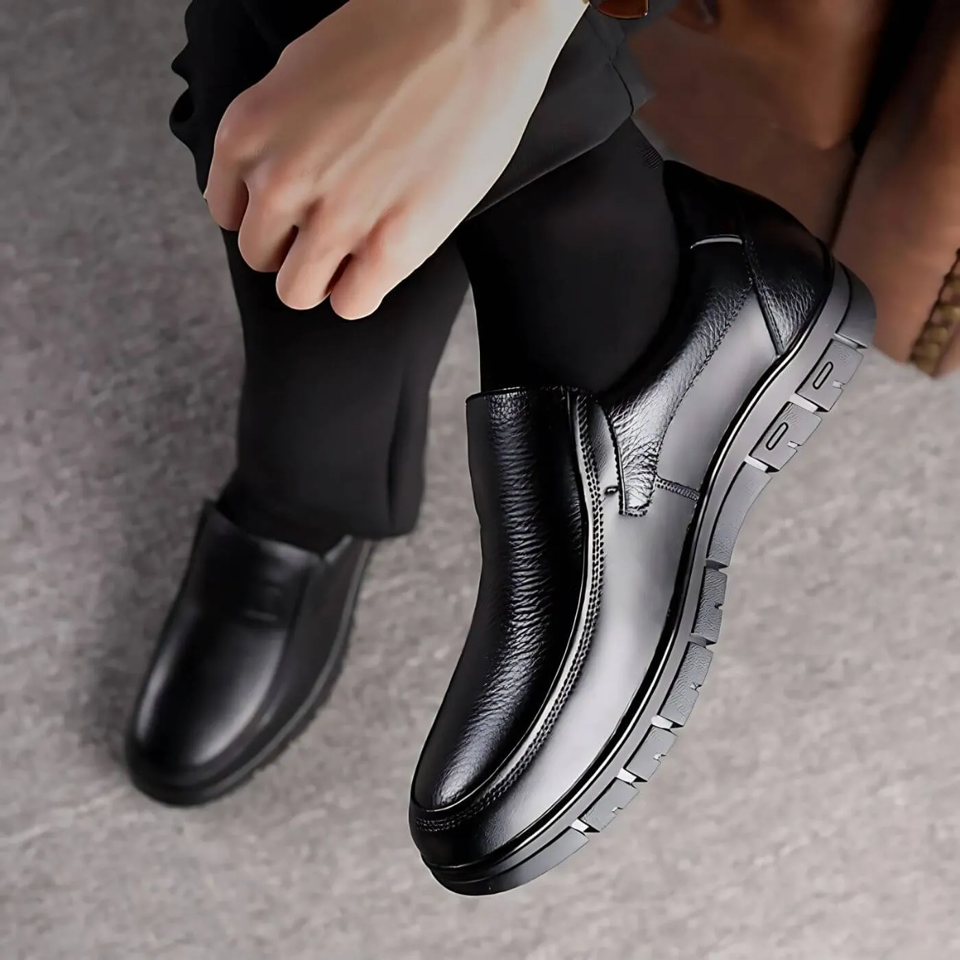 THE VELMORE LEATHER SHOES