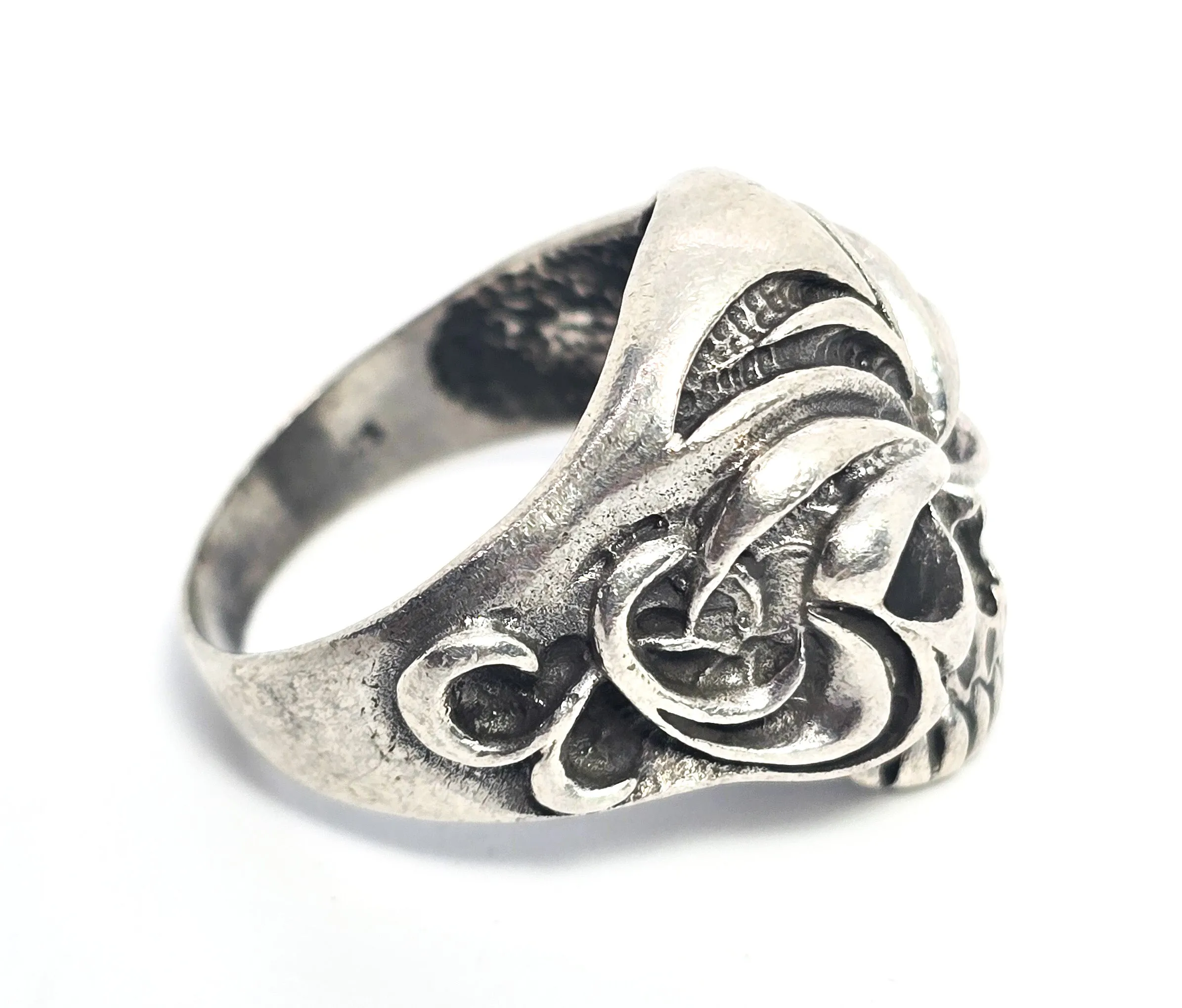 Tribal skull retro biker thick sterling silver skull with open eyes men's ring size 9.5