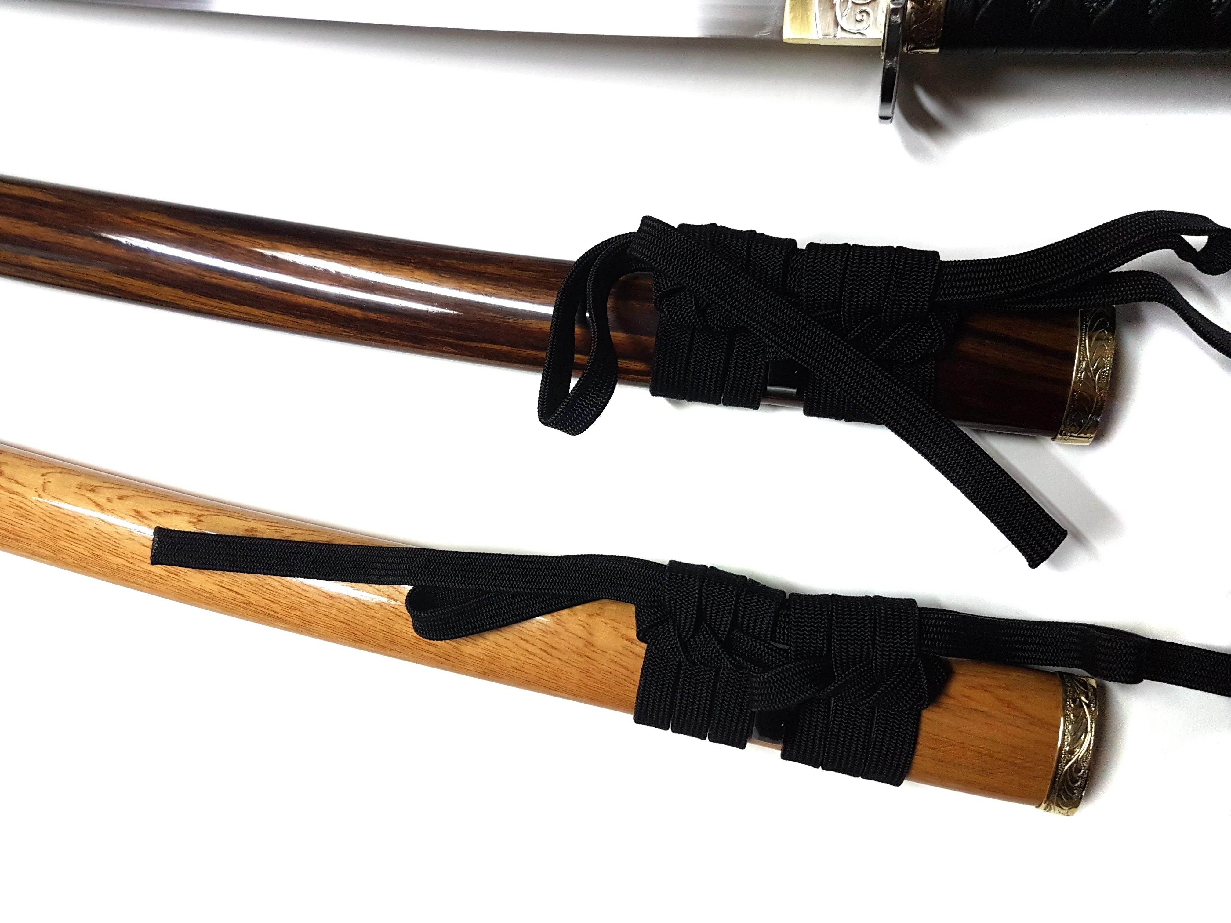Vine themed jingum with two scabbards