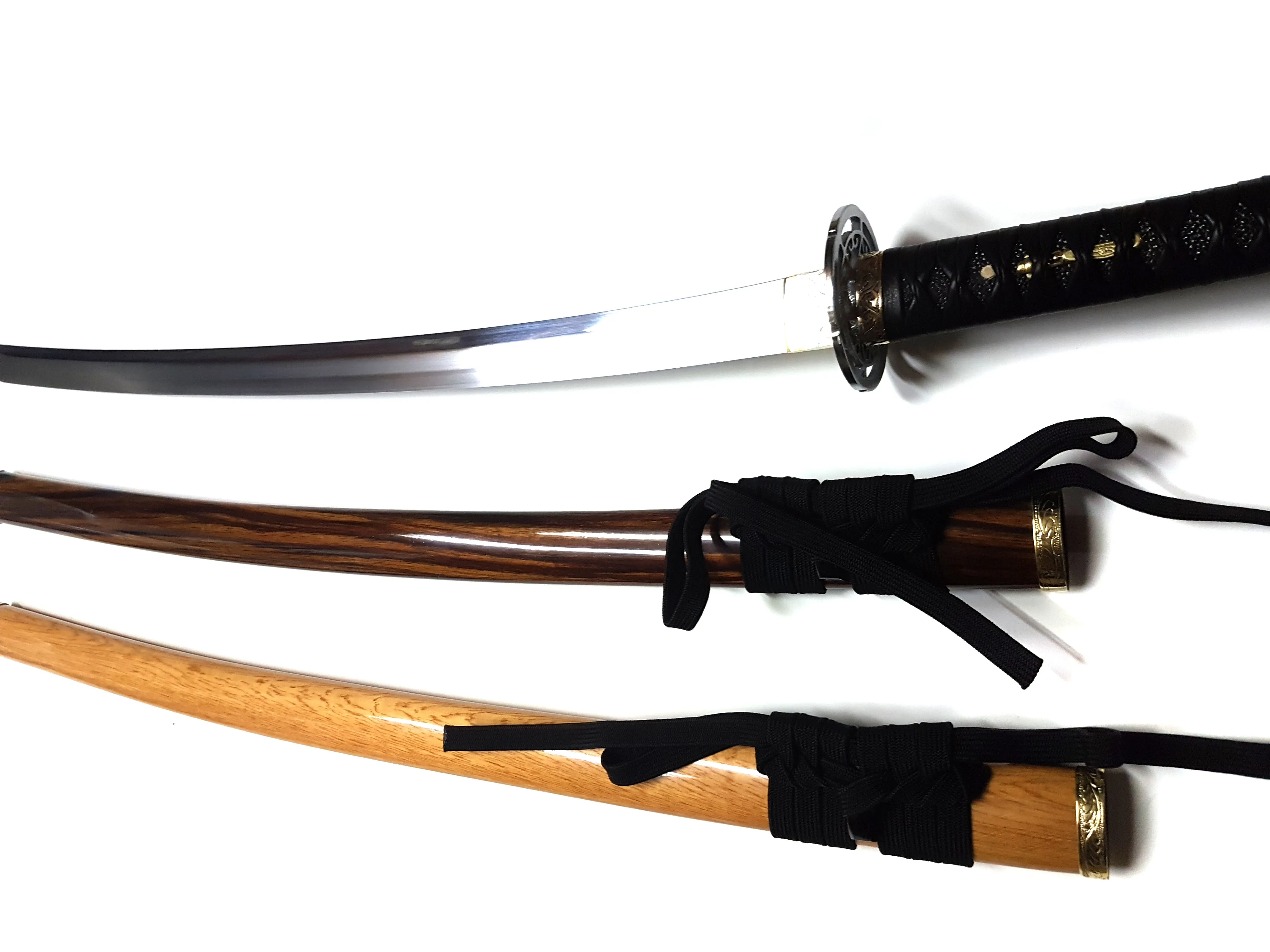 Vine themed jingum with two scabbards