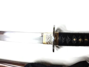 Vine themed jingum with two scabbards