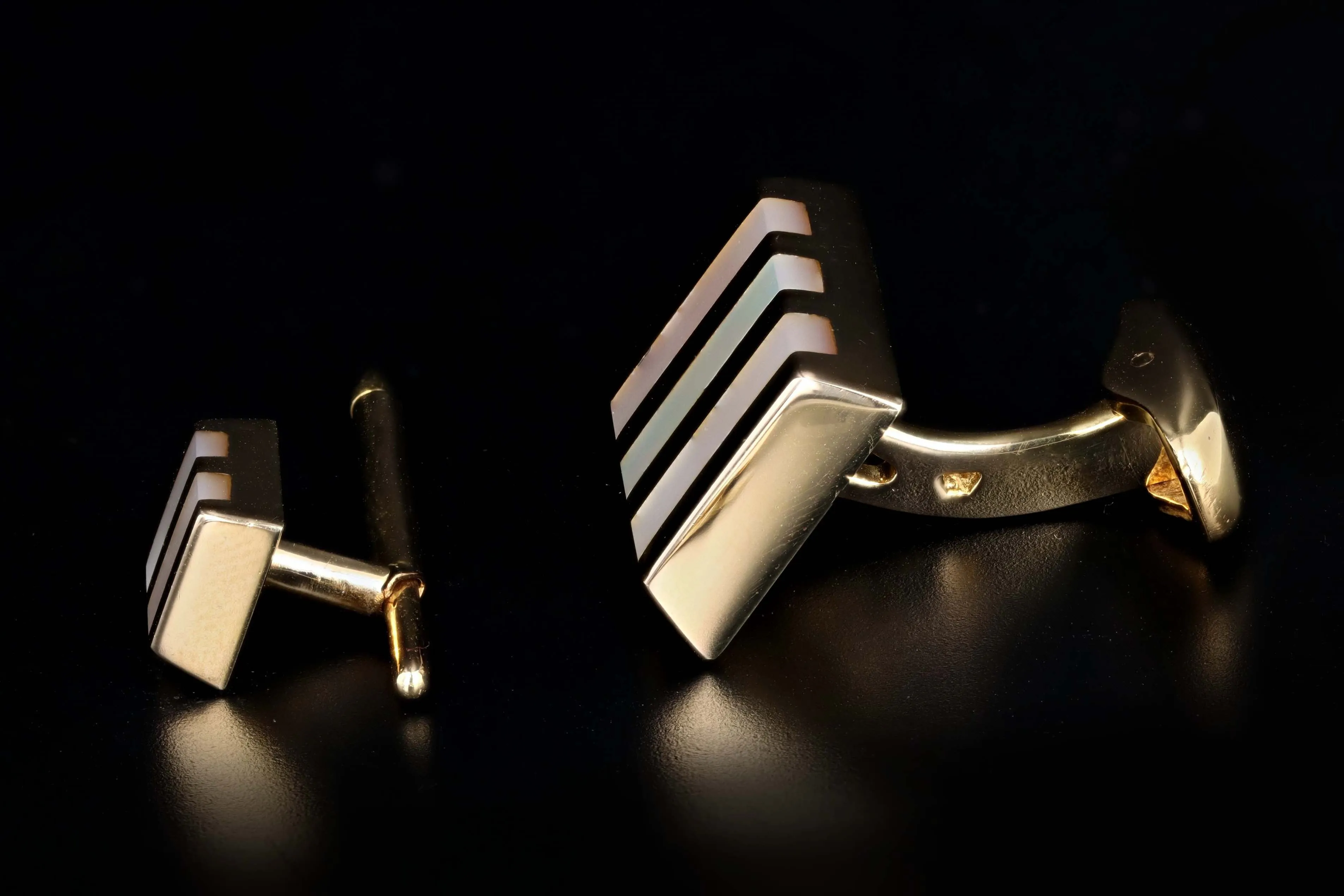 Vintage 14K Yellow Gold & Mother Of Pearl Cufflink Set