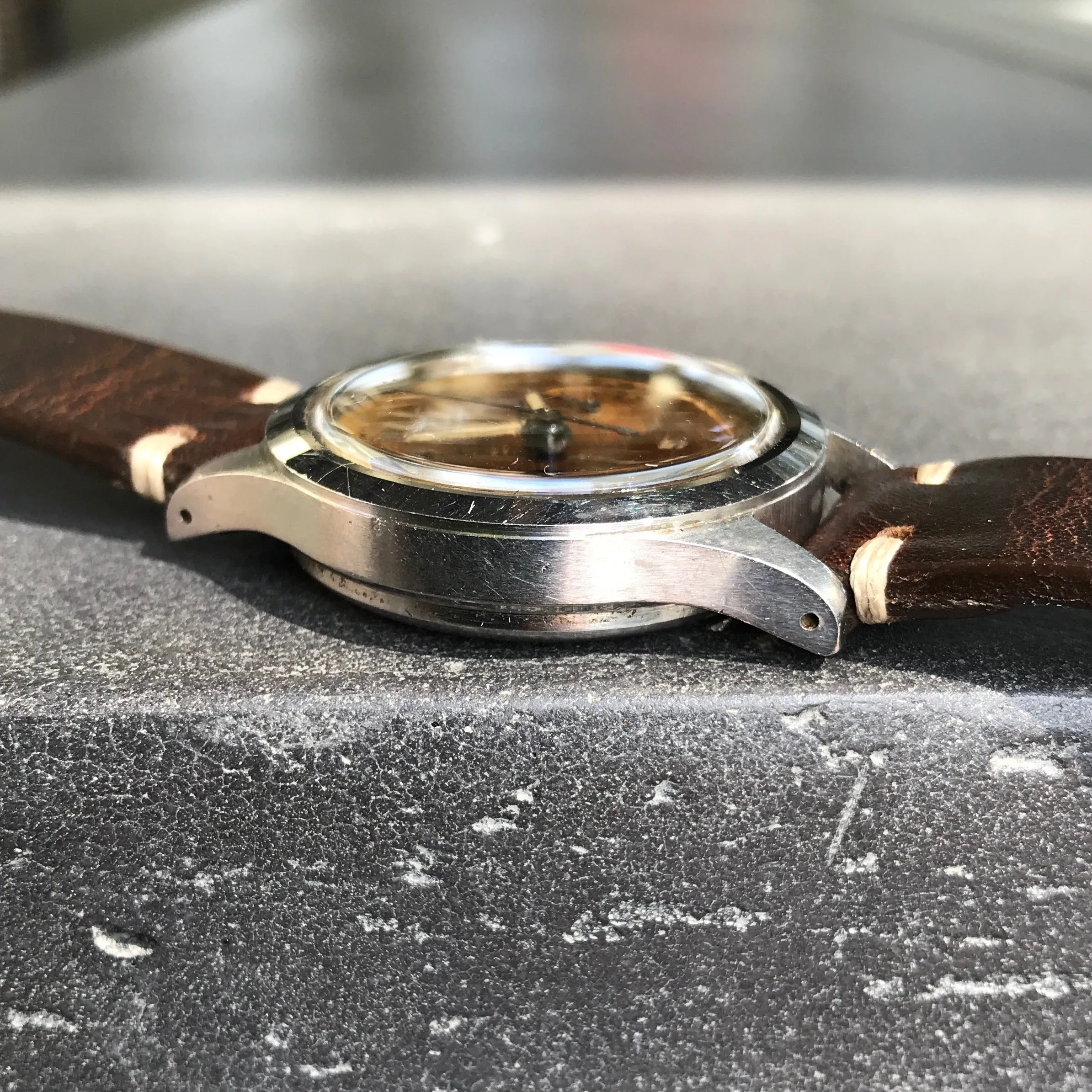Vintage Croton Clamshell Steel Chronograph Caramel Patina Manual Wristwatch