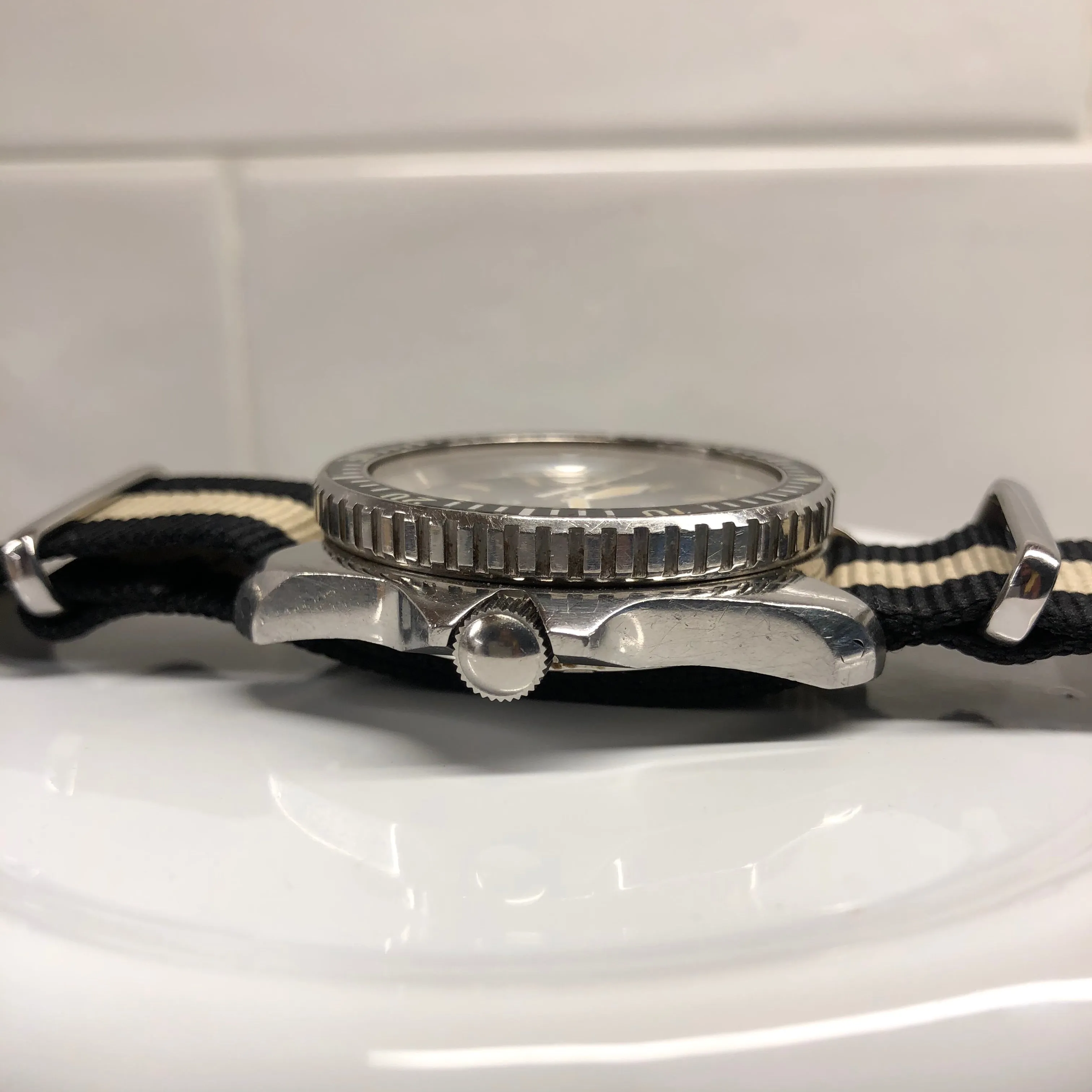 Vintage CWC Cabot Watch Company Issued Milsub Divers Automatic 0977.165 Circa 1981