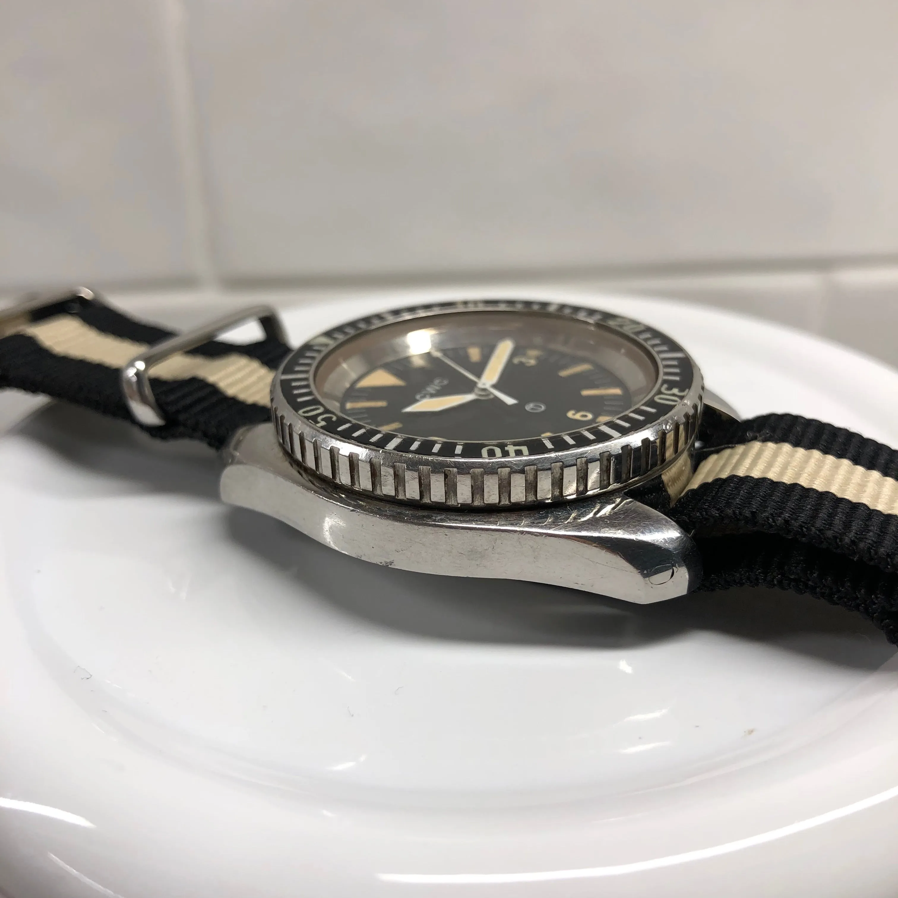Vintage CWC Cabot Watch Company Issued Milsub Divers Automatic 0977.165 Circa 1981