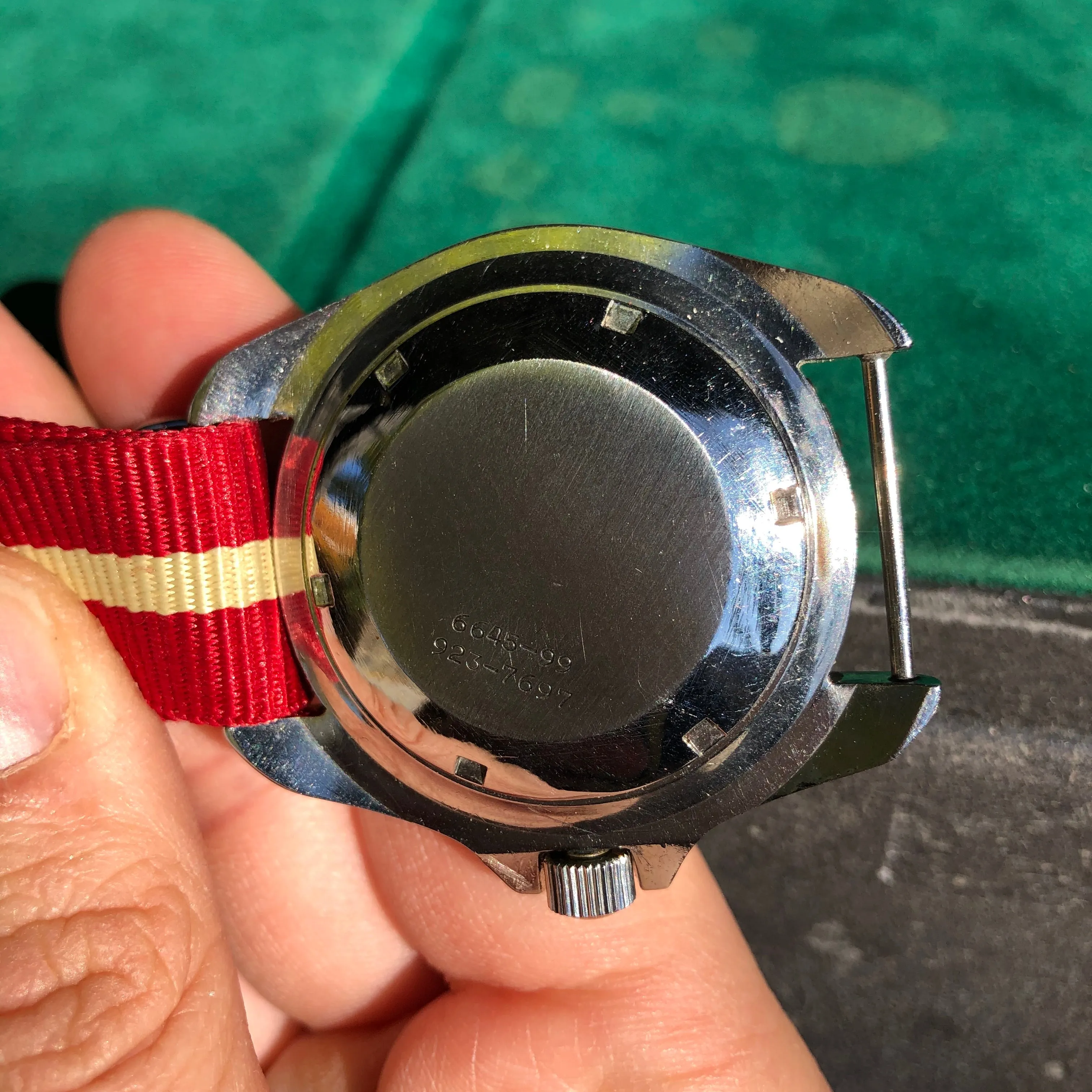 Vintage CWC Cabot Watch Company Milsub Divers Automatic 0977.165 Wristwatch Circa 1982