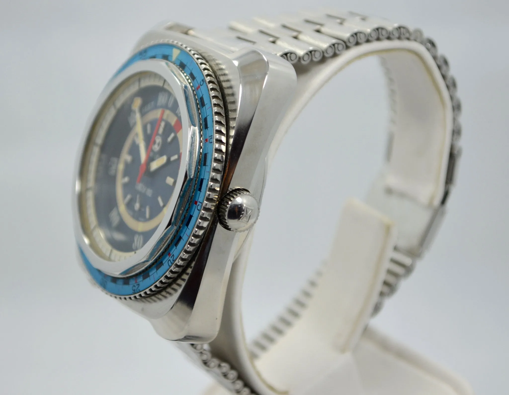 Vintage Favre Leuba Bathy 160 Divers 53253 Blue Steel Wristwatch
