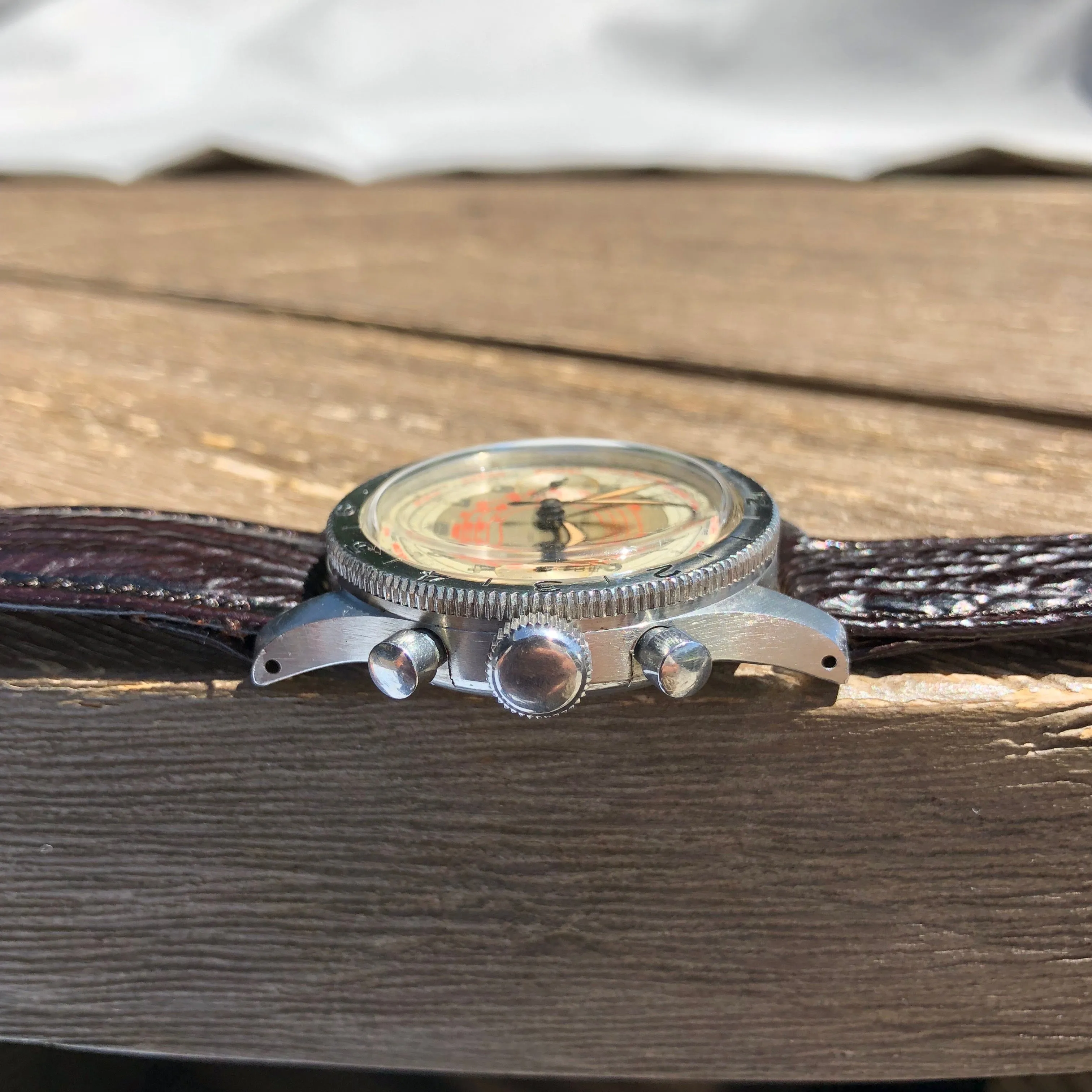 Vintage Gallet Flying Officer Clamshell Chronograph Stainless Steel 1st Gen Wristwatch