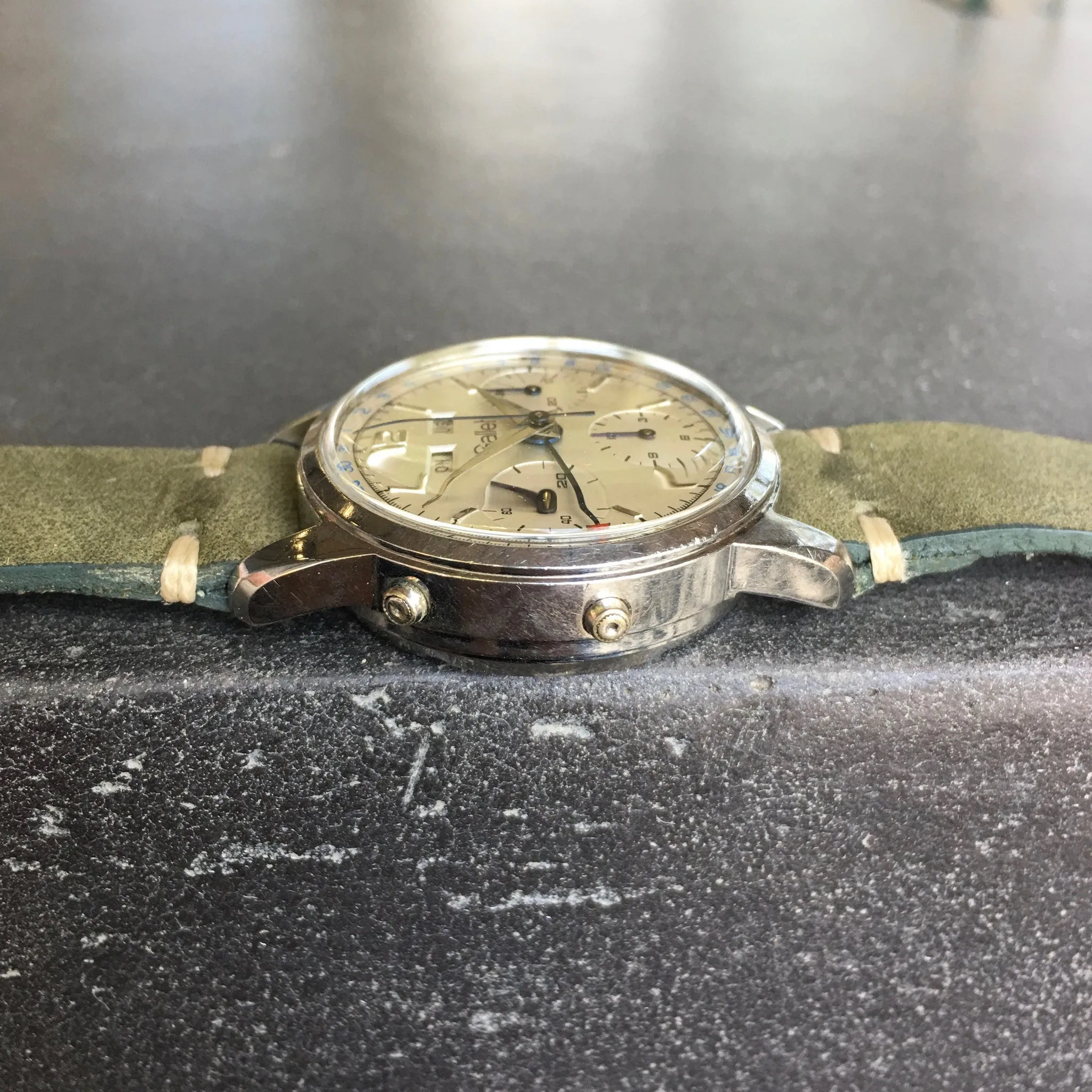 Vintage Gallet Steel Triple Date Chronograph 998 Valjoux 723 Manual Wind Wristwatch