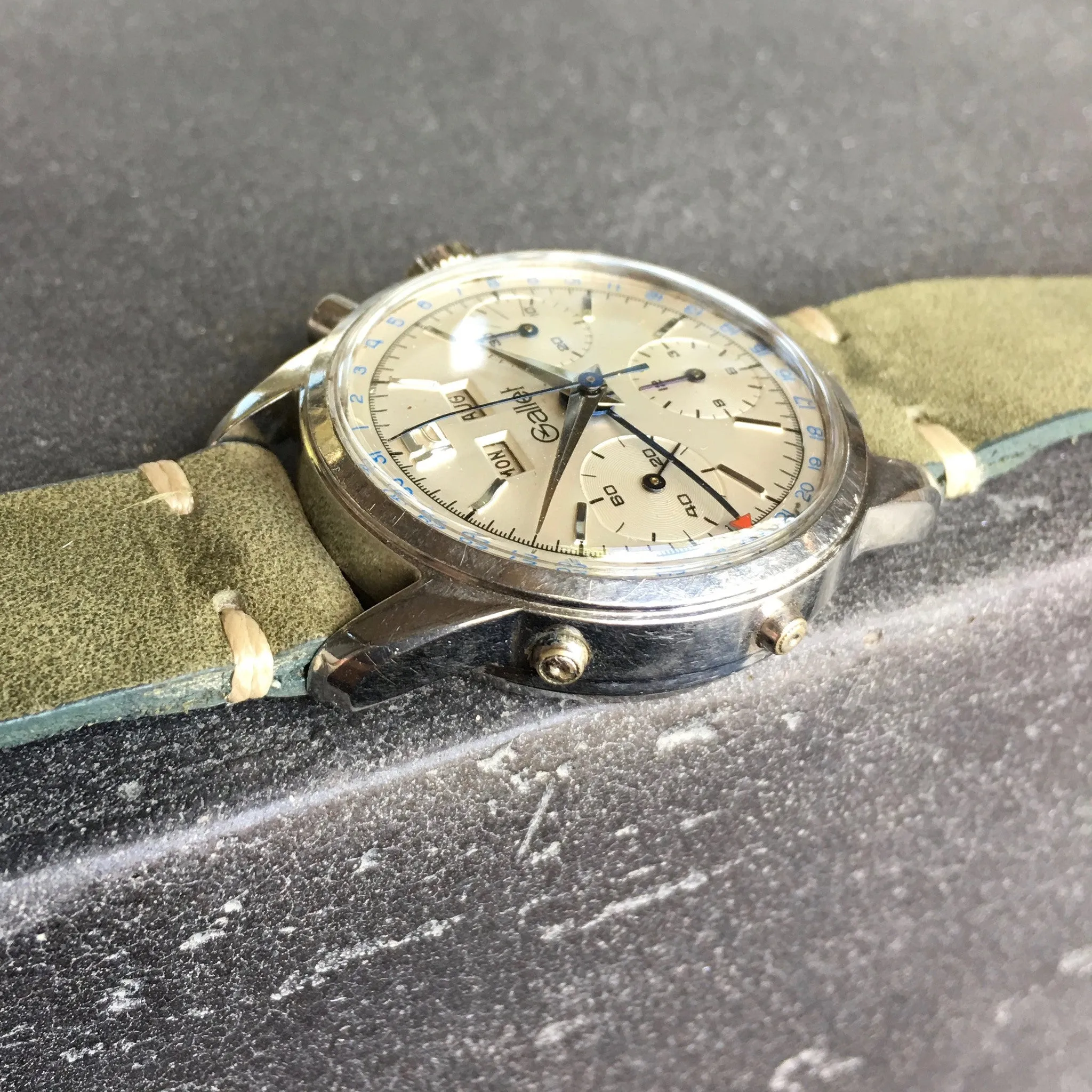 Vintage Gallet Steel Triple Date Chronograph 998 Valjoux 723 Manual Wind Wristwatch