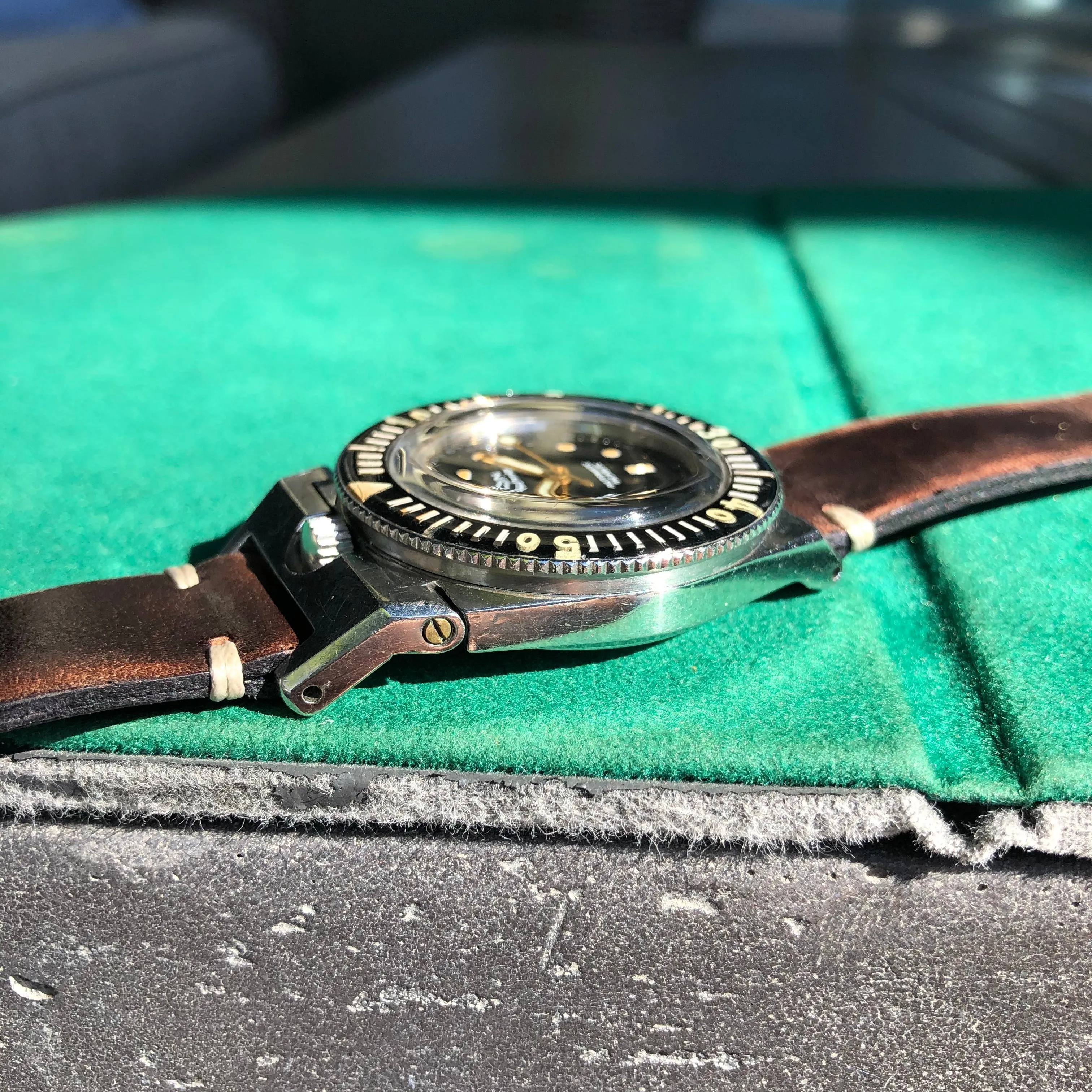 Vintage Triton Spirotechnique Diving Bakelite Roulette Date Automatic Wristwatch