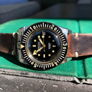 Vintage Triton Spirotechnique Diving Bakelite Roulette Date Automatic Wristwatch