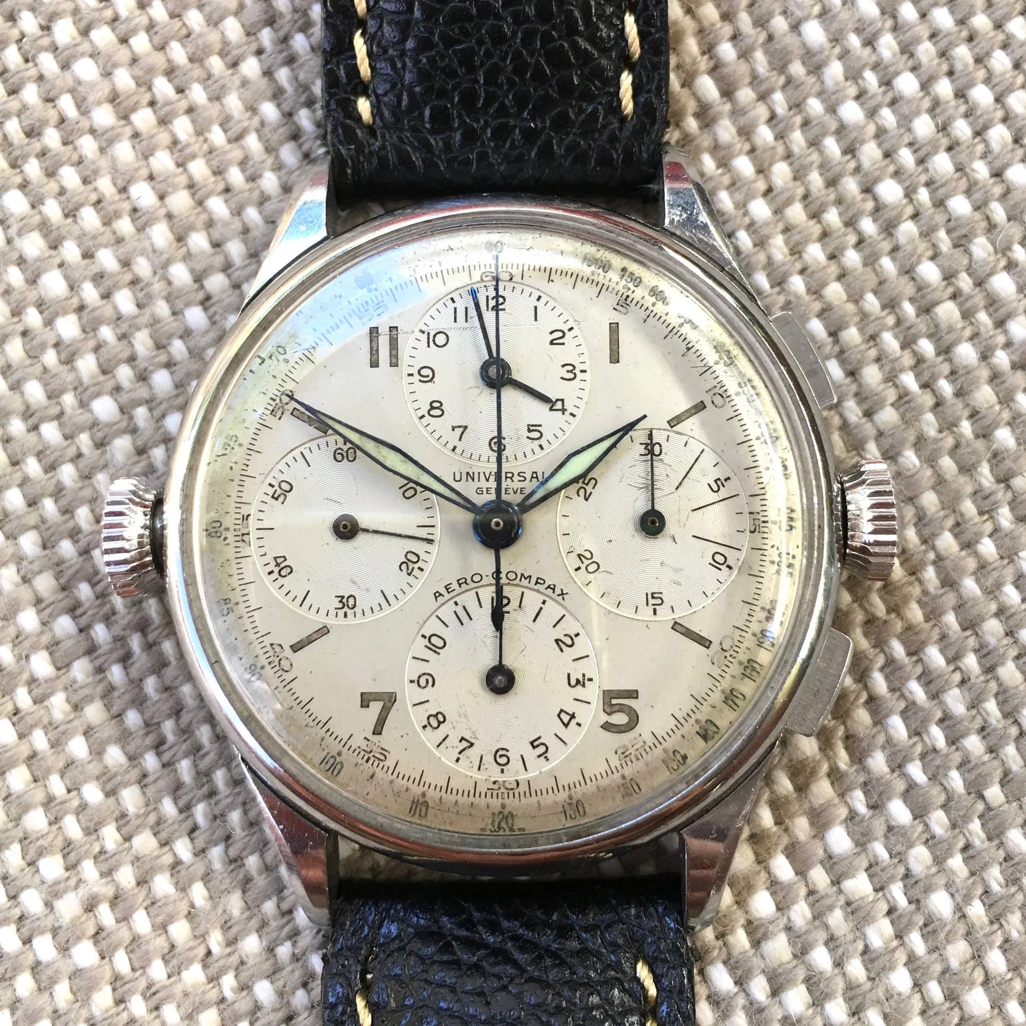 Vintage Universal Geneve Aero-Compax 22538 Steel Chronograph Wristwatch