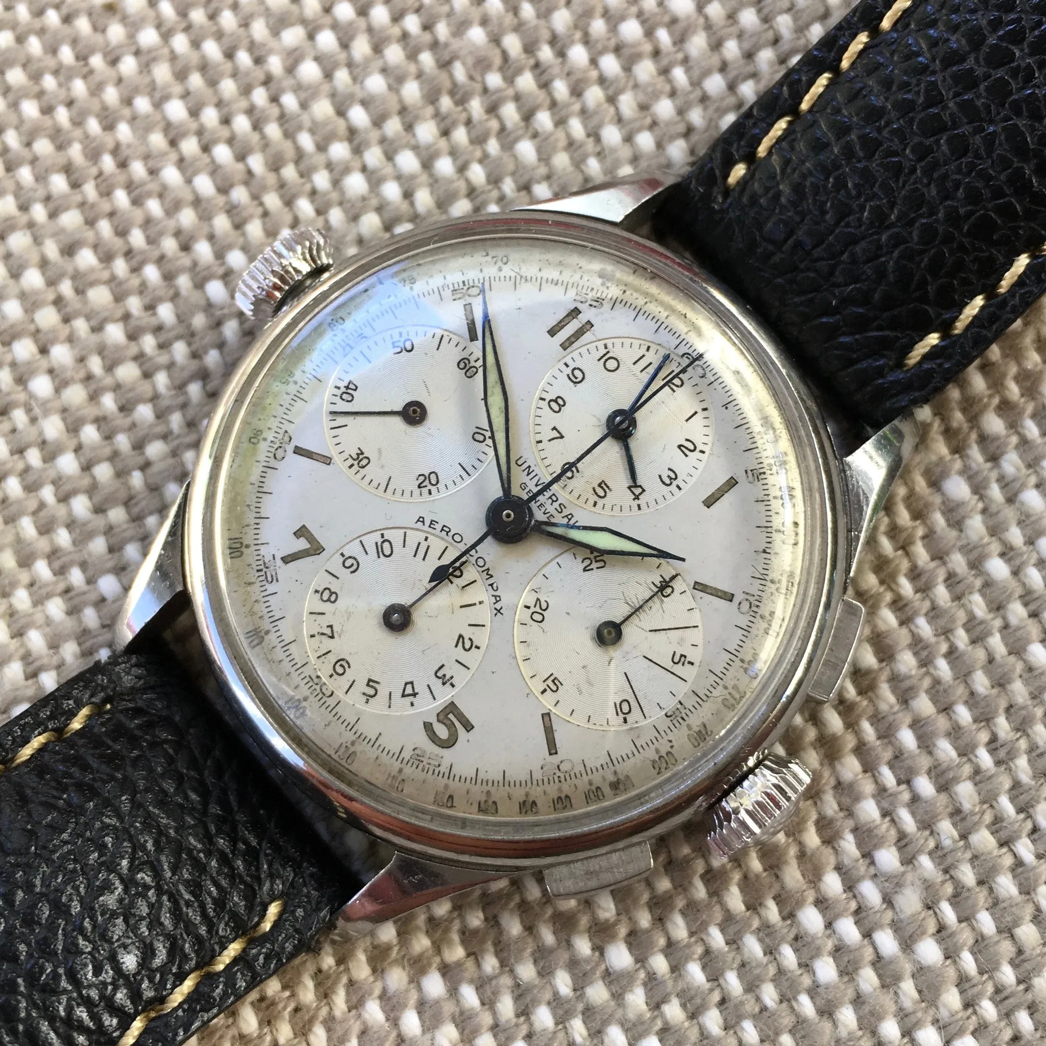 Vintage Universal Geneve Aero-Compax 22538 Steel Chronograph Wristwatch