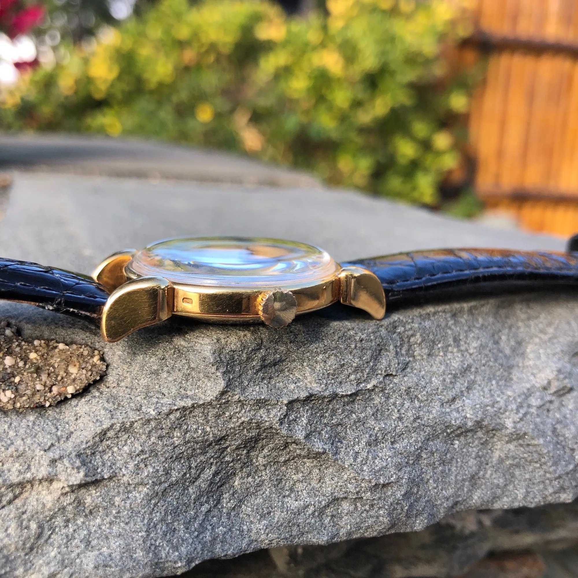 Vintage Vacheron & Constantin 18K Yellow Gold Fancy Teardrop Lugs Cal Wristwatch Circa 1950's