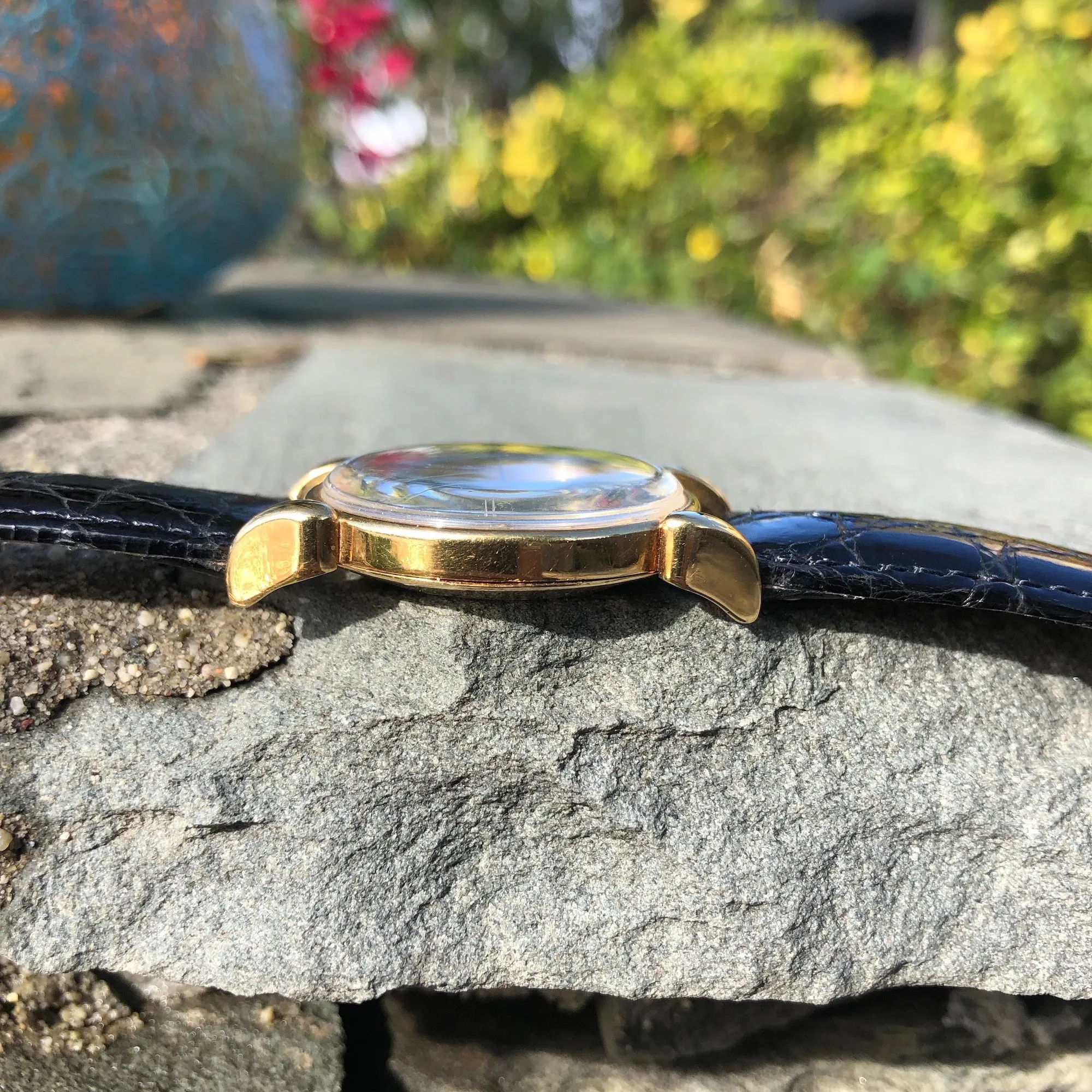 Vintage Vacheron & Constantin 18K Yellow Gold Fancy Teardrop Lugs Cal Wristwatch Circa 1950's